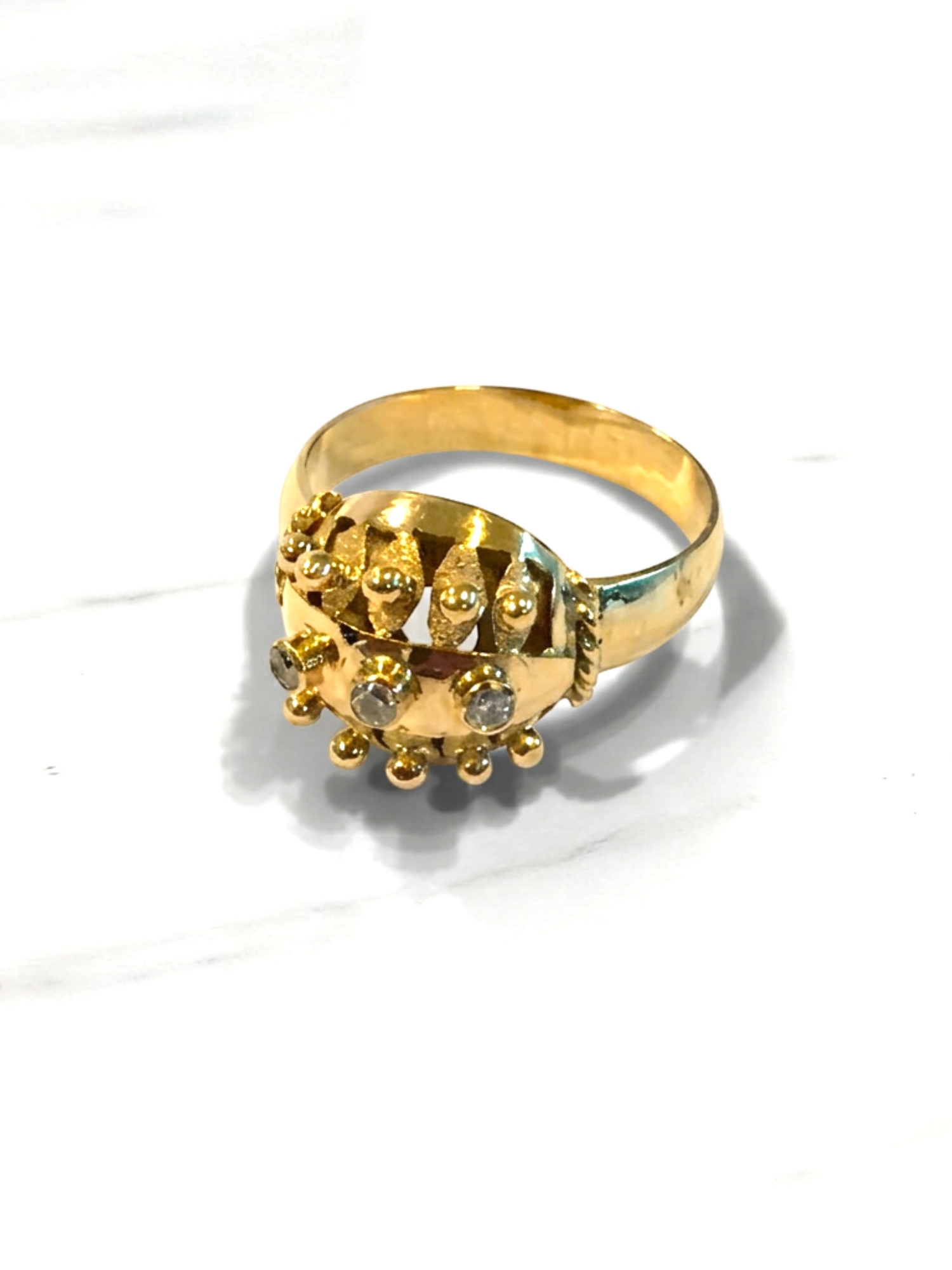 Anillo chevalier circón Oro 18k 2