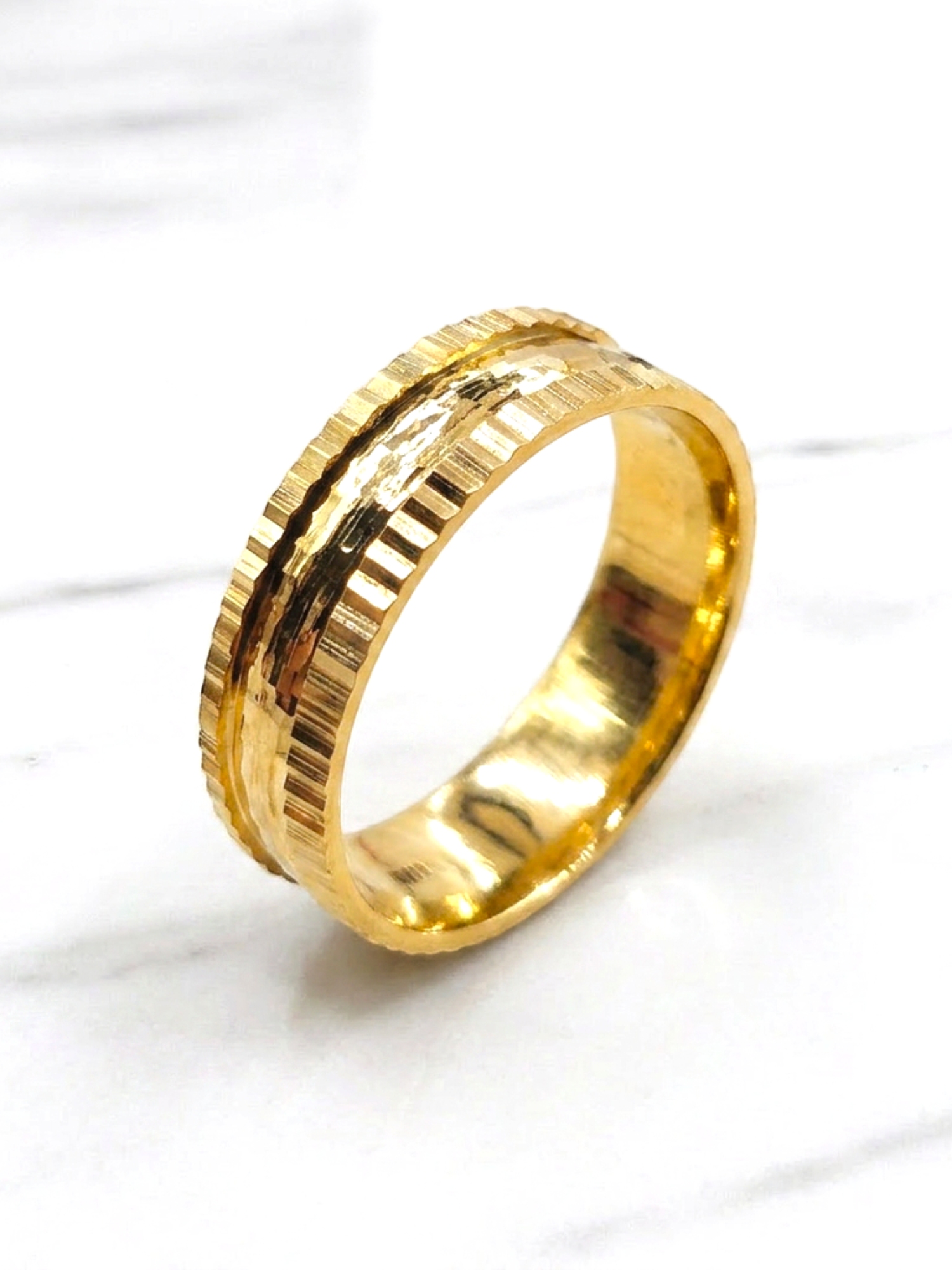 Argolla de matrimonio borde tallado 6 mm Oro 18k 2