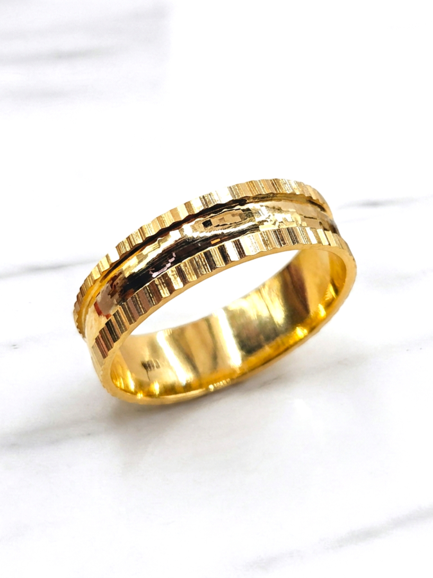 Argolla de matrimonio borde tallado 6 mm Oro 18k 1