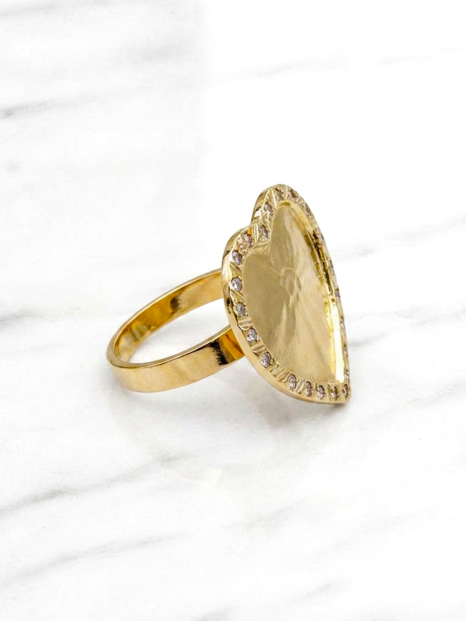 Anillo tazo corazón piedras circones 6 grs Oro 18k 4