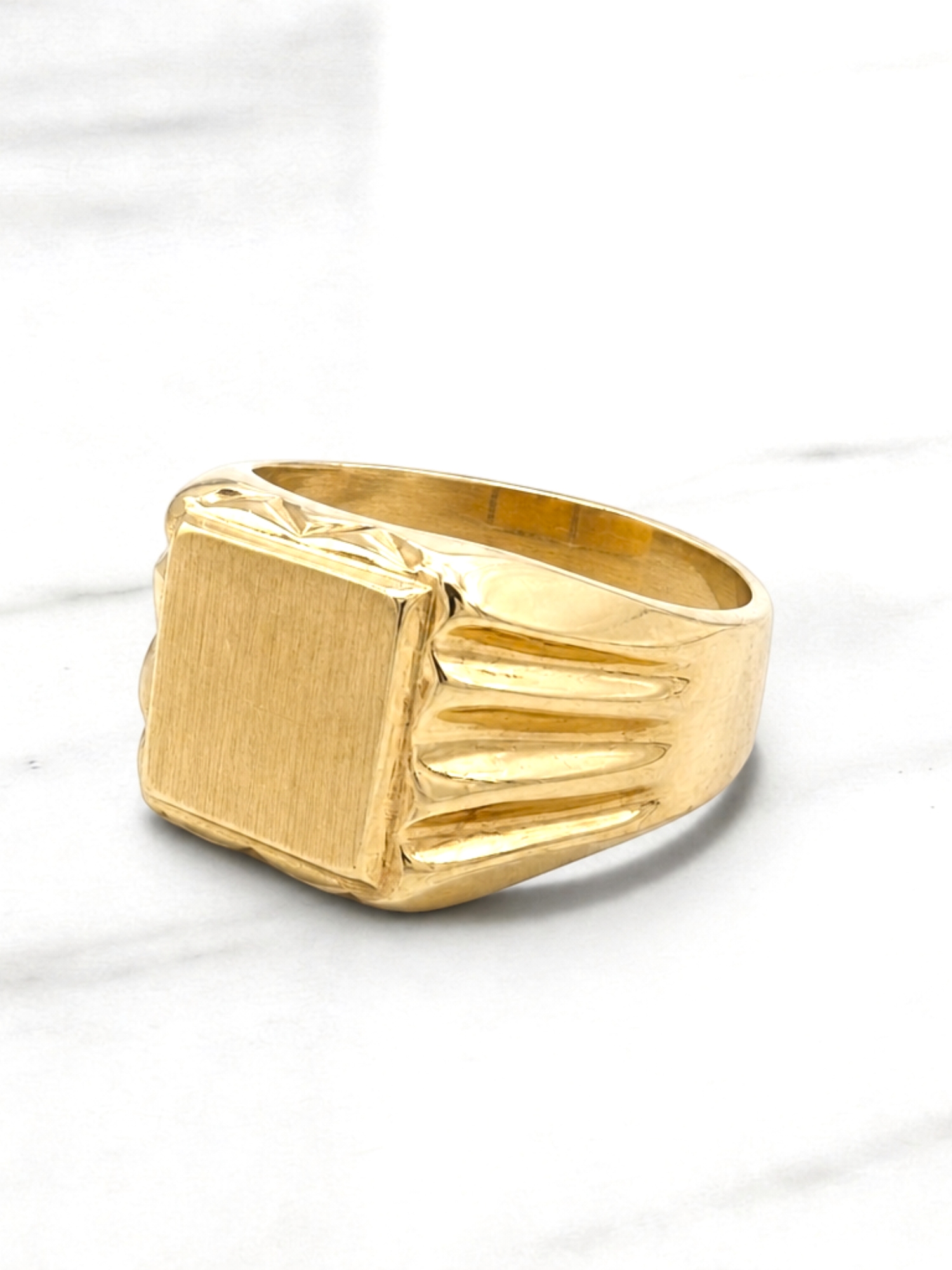 Anillo sello grande Oro 18k 1