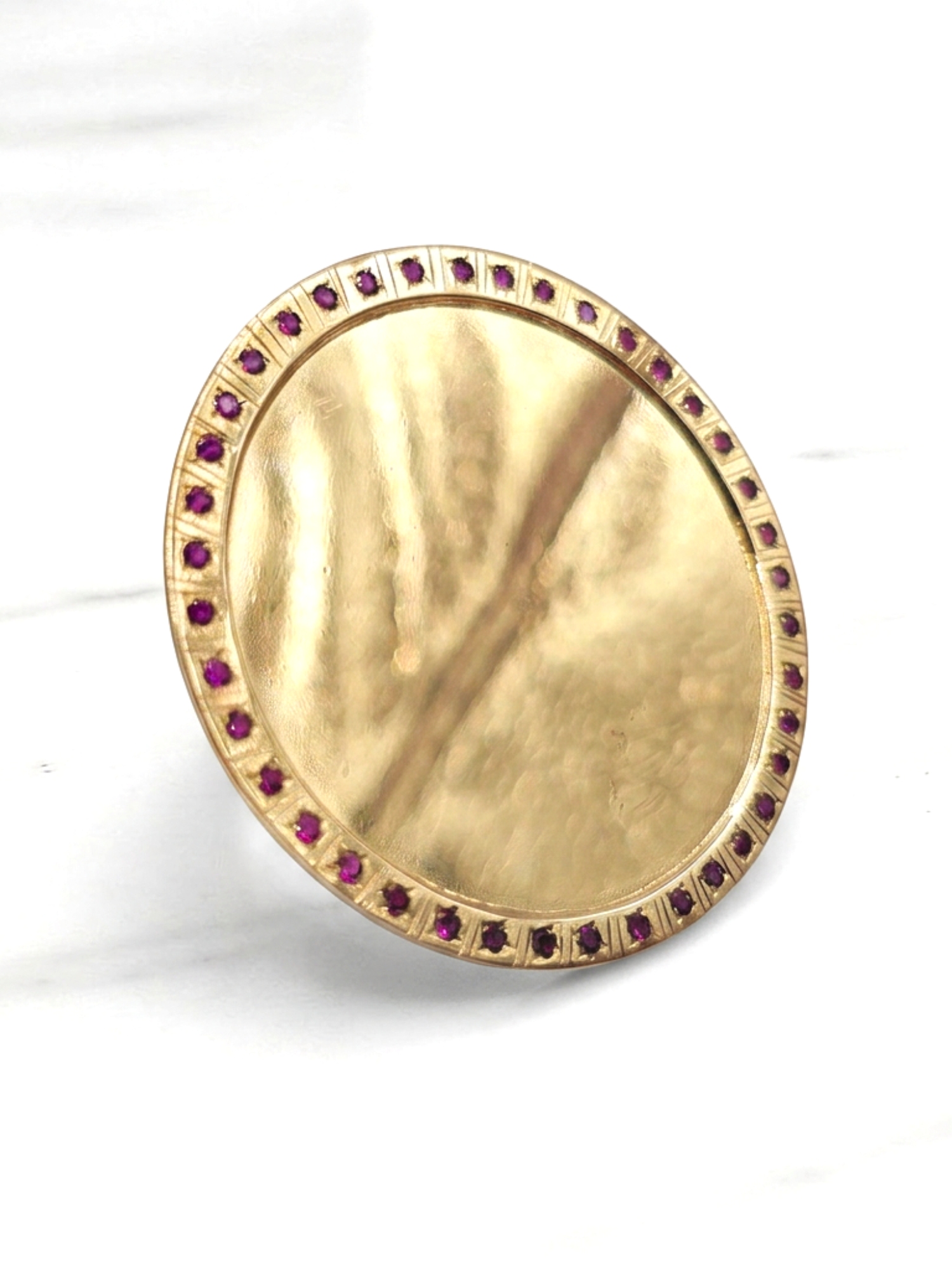 Anillo tazo disco con rubíes grande Oro 18k 1