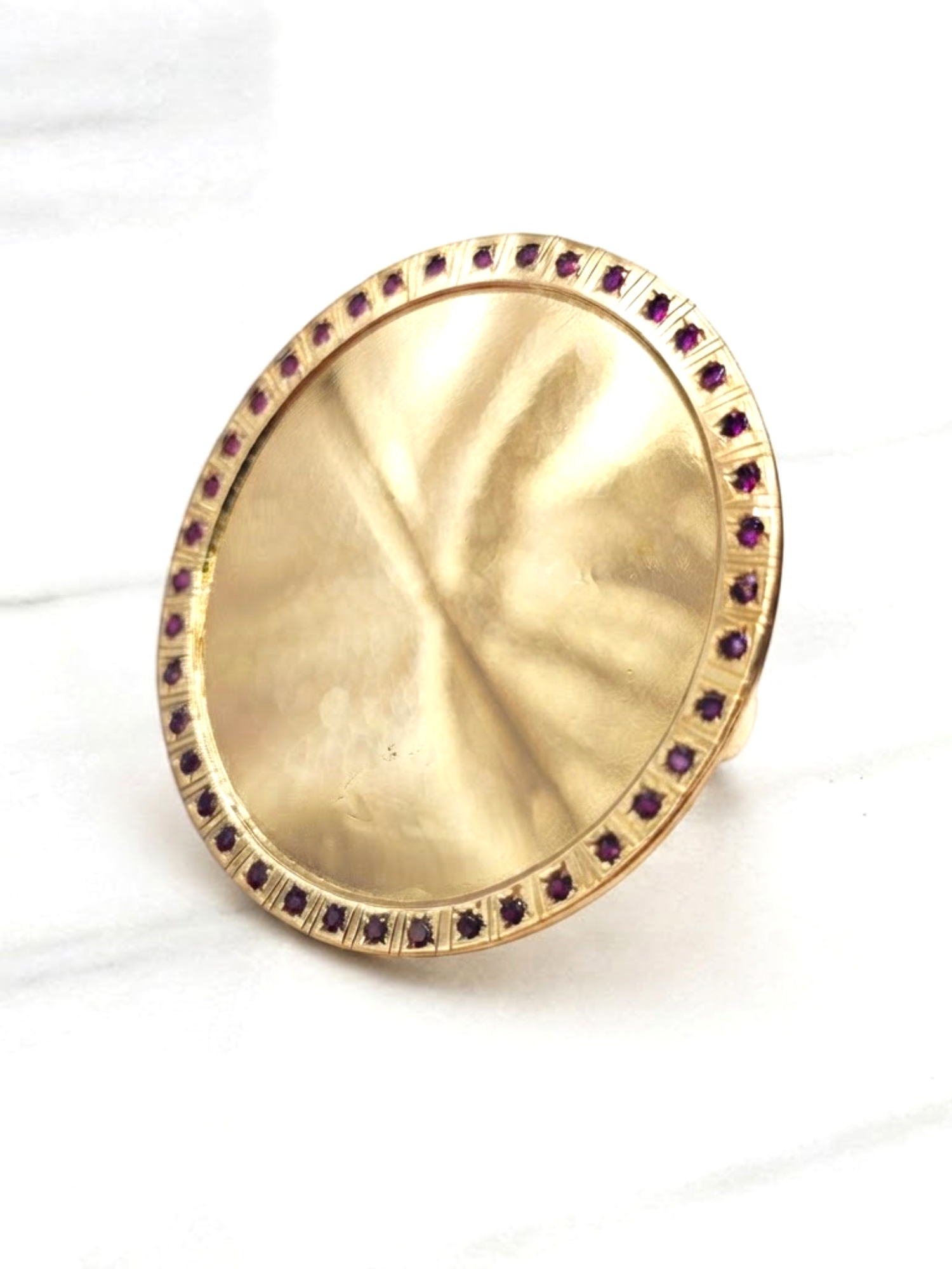 Anillo tazo disco con rubíes grande Oro 18k 4