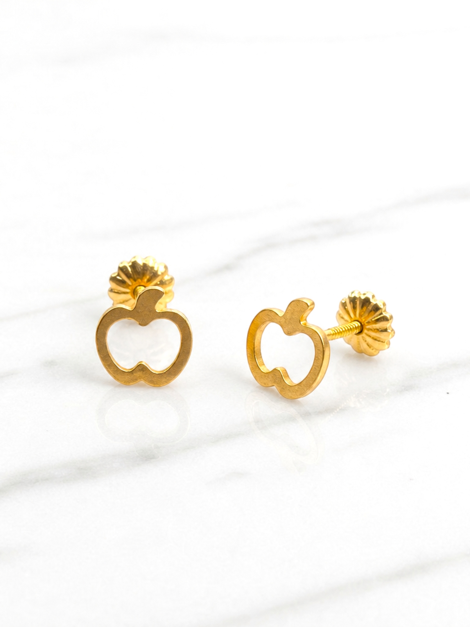 Aros figura manzana Oro 18k 4