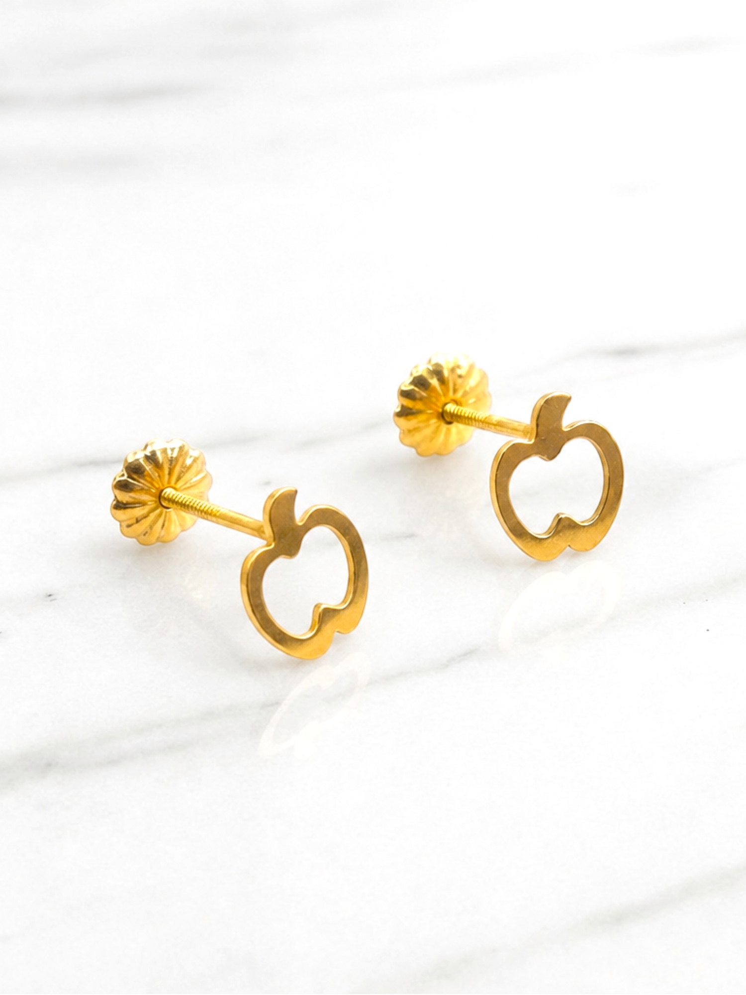 Aros figura manzana Oro 18k 3