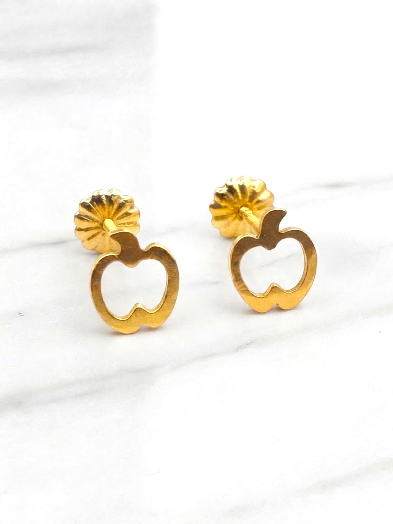 Aros figura manzana Oro 18k 1