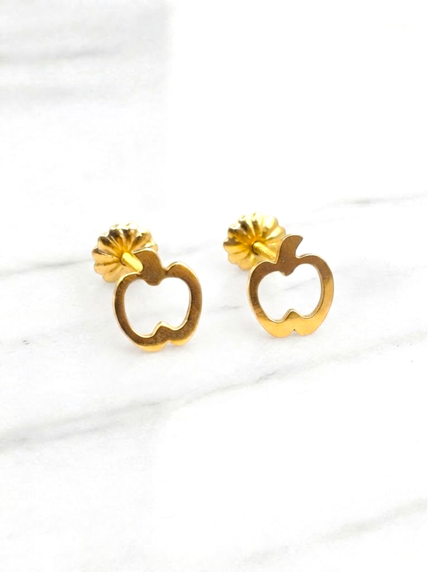 Aros figura manzana Oro 18k 5