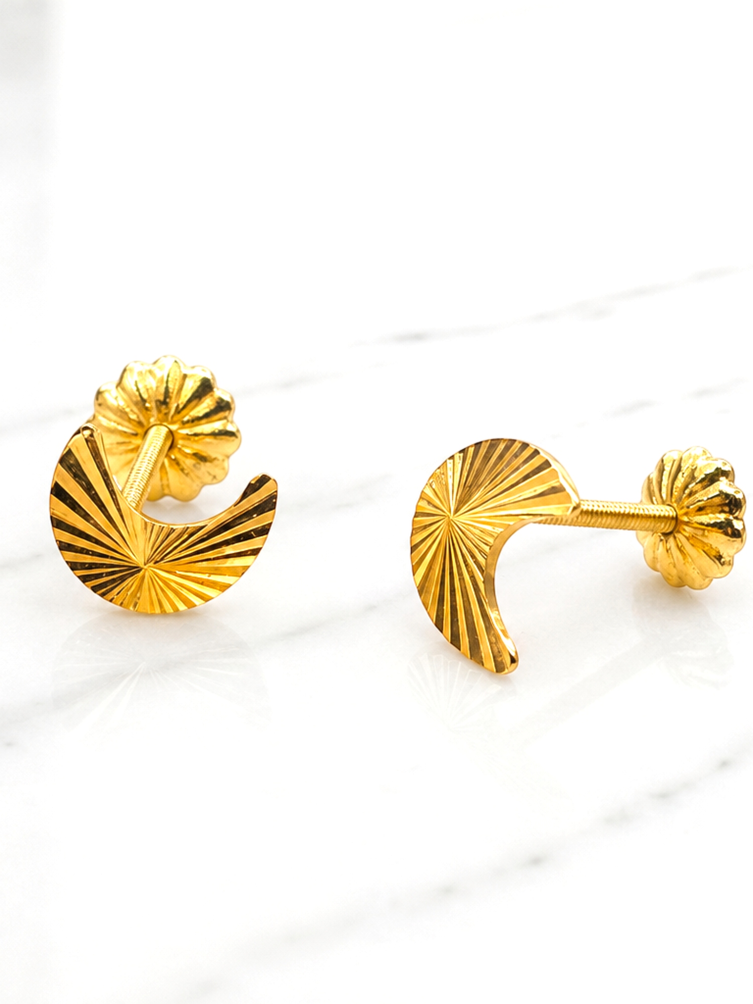 Aros lunas satinadas grandes Oro 18k 1