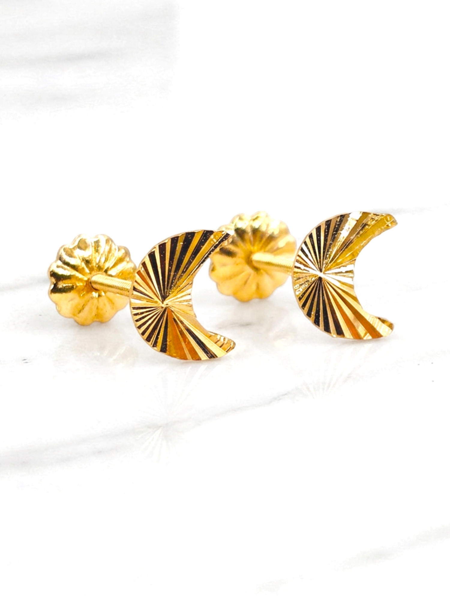 Aros lunas satinadas grandes Oro 18k 4