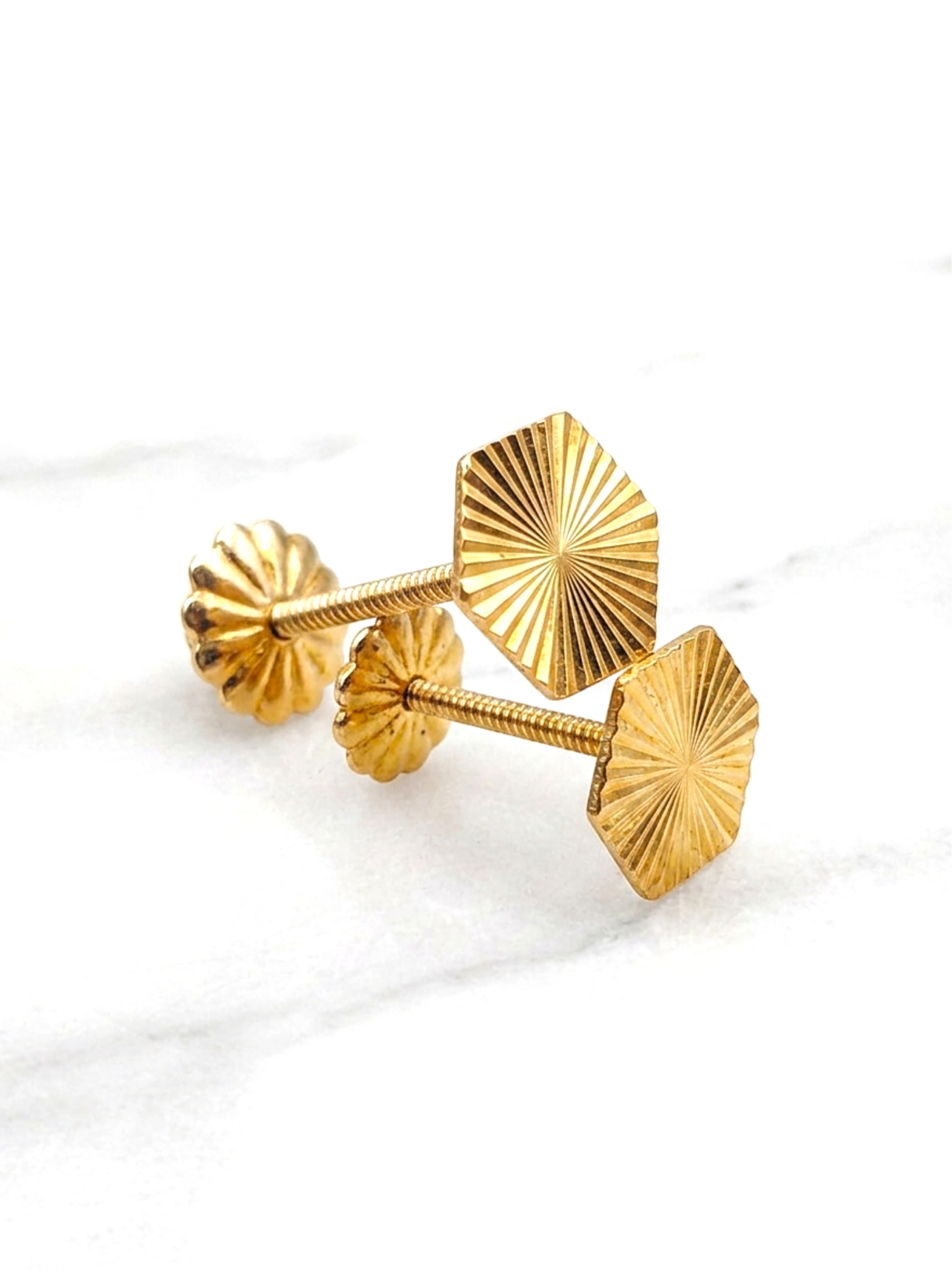 Aros rombo tallados Oro 18k 1