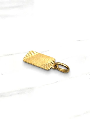Colgante placa tallada 2 cm Oro 18k