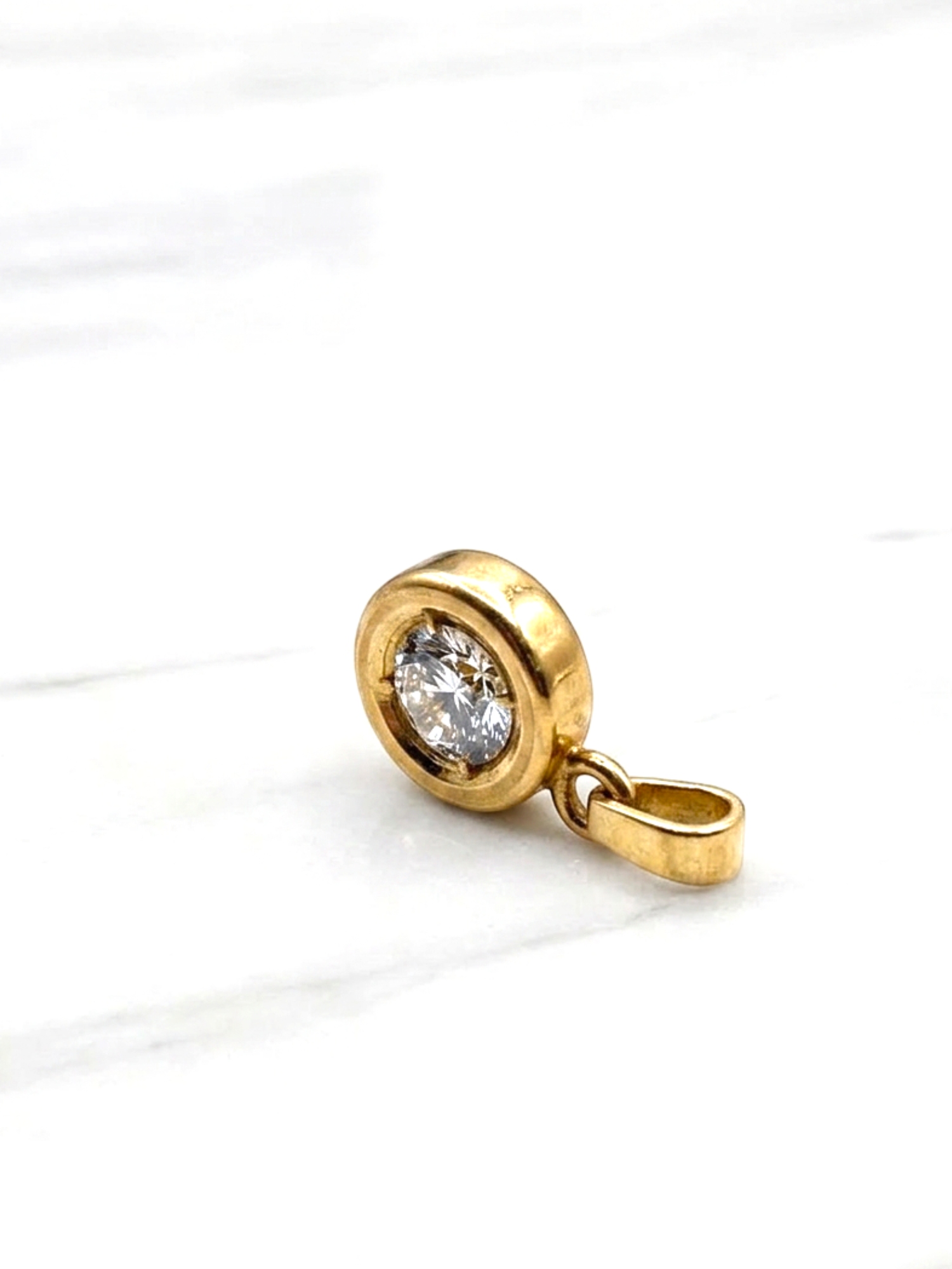 Colgante punto luz 1.1 cm Oro 18k  4