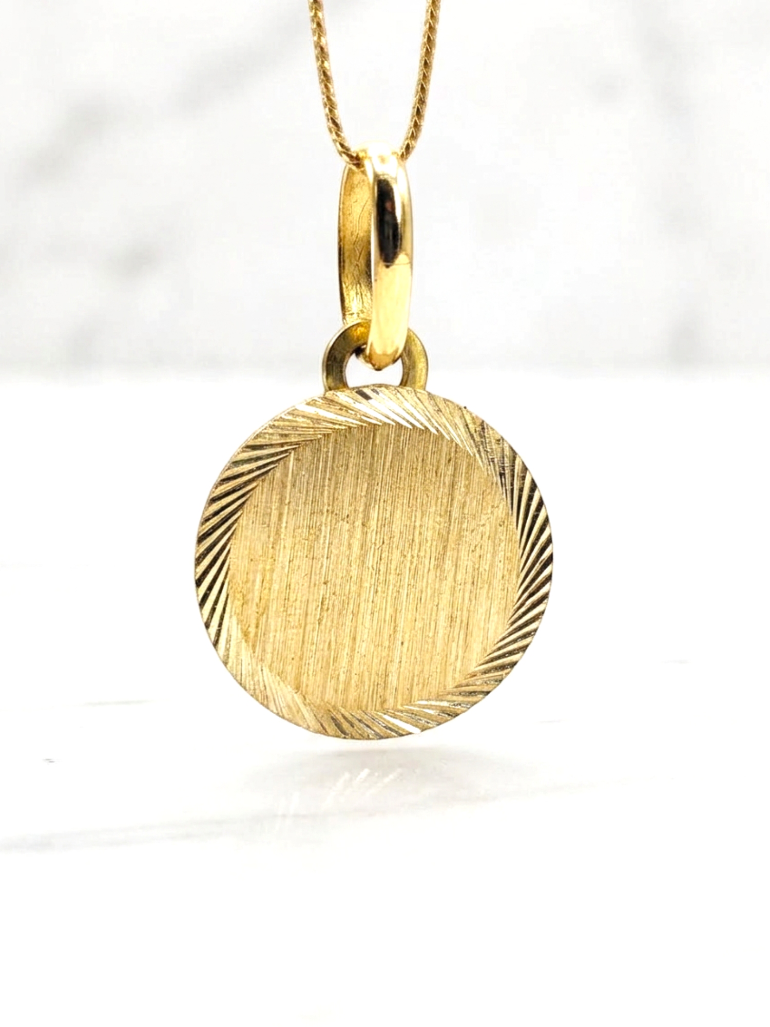 Colgante disco satinado chico Oro 18k 2