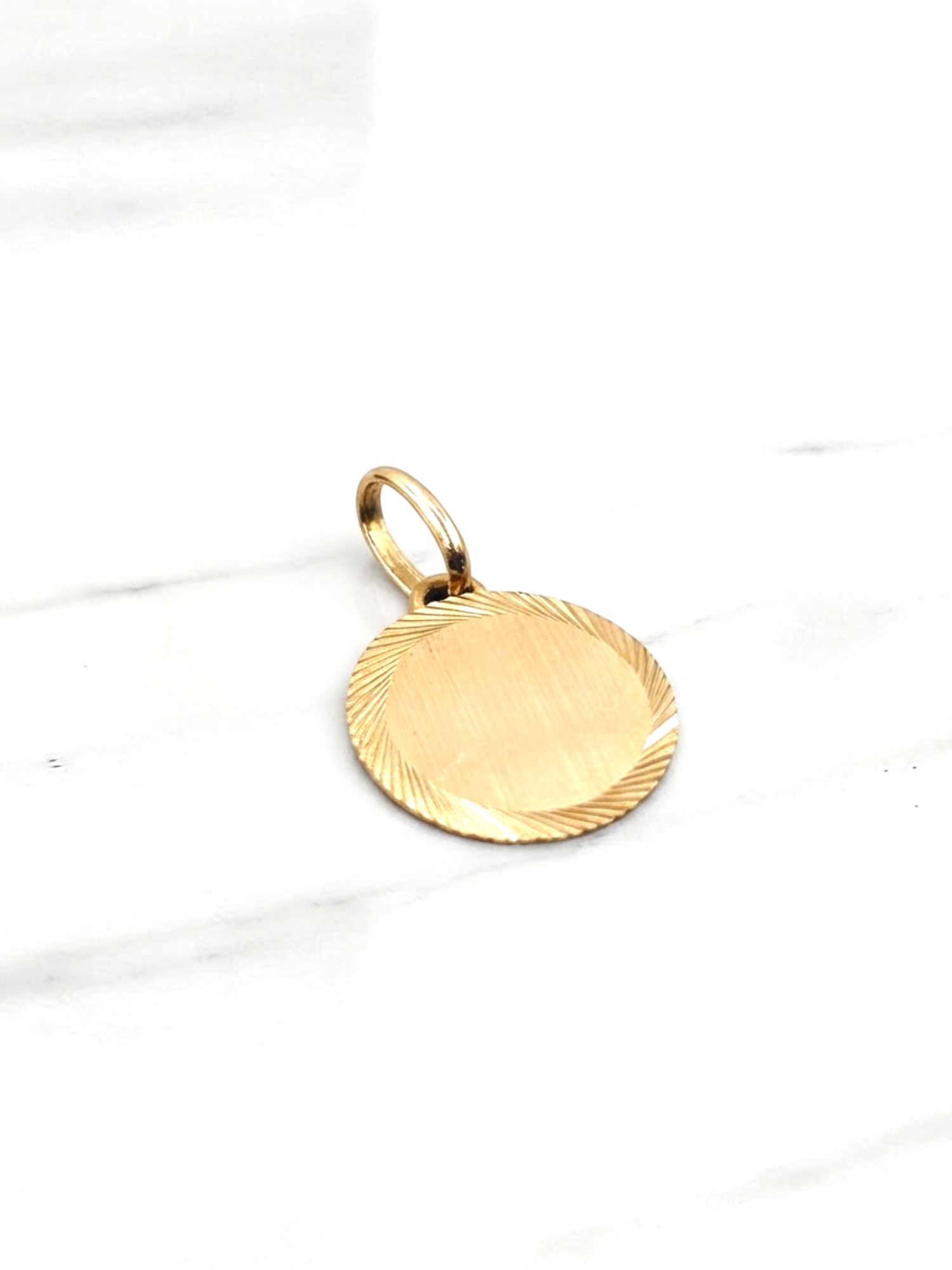 Colgante disco 1.5 cm Oro 18k  2