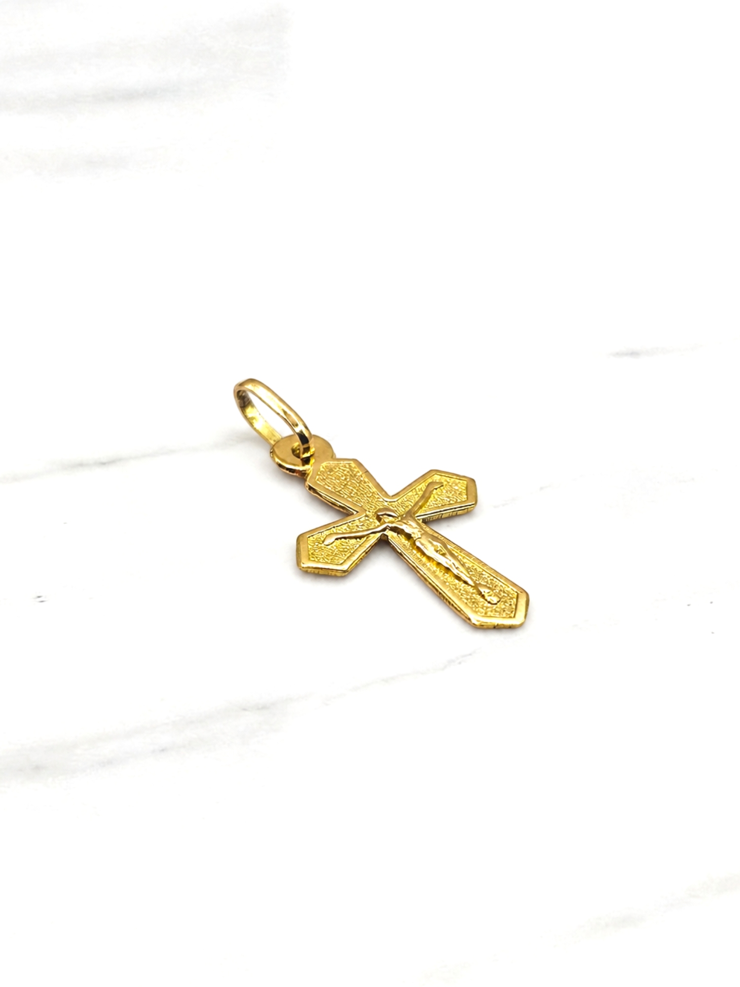 Colgante cruz cristo Oro 18k 3