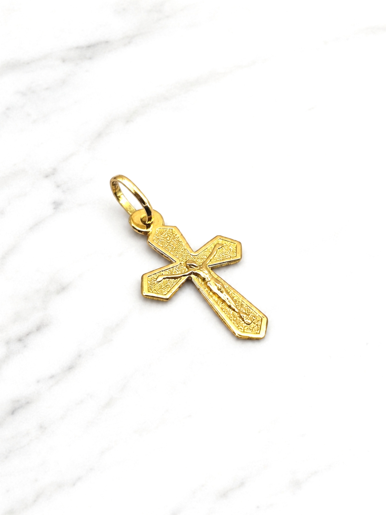 Colgante cruz cristo Oro 18k 2