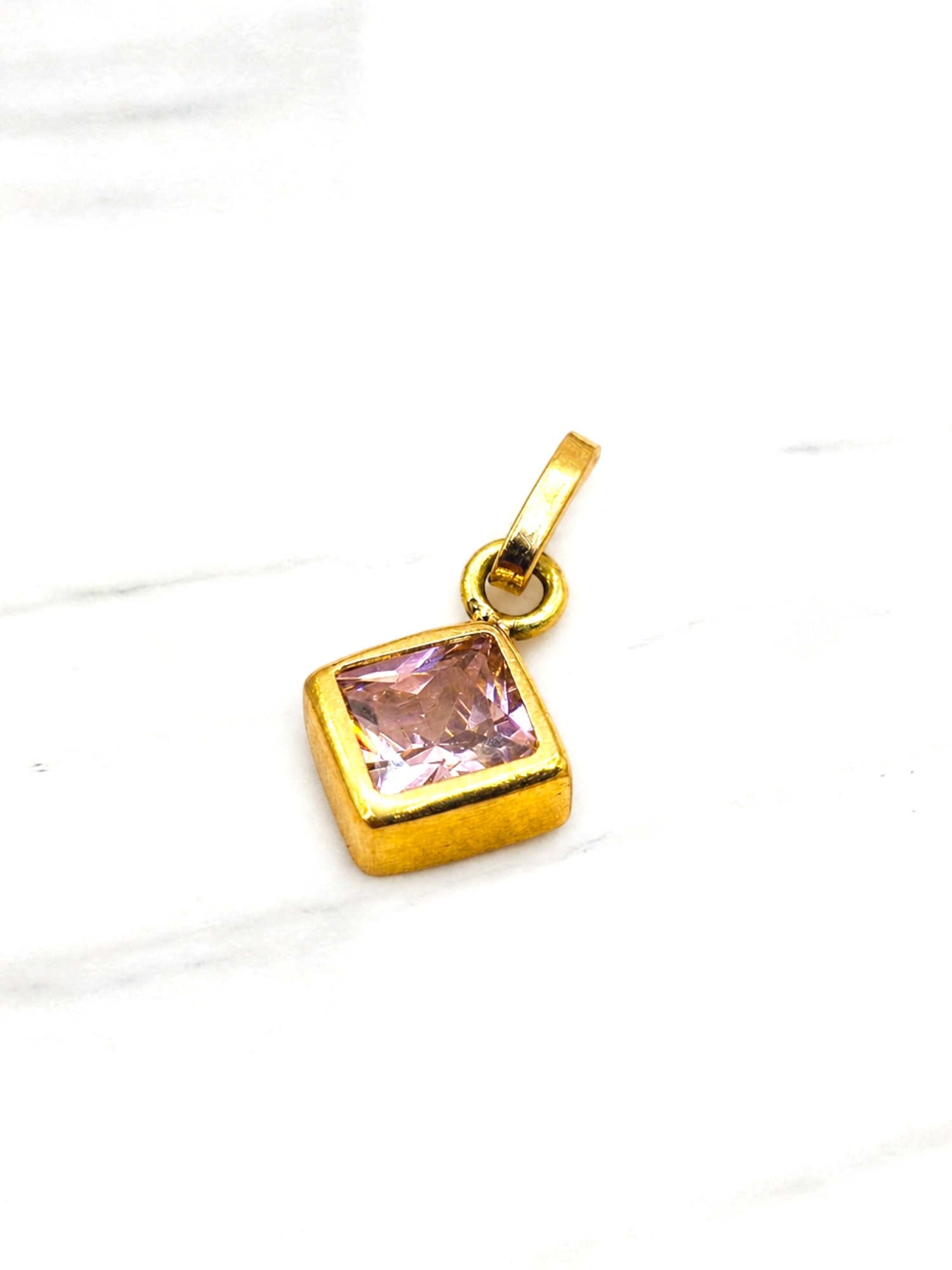 Colgante rombo Rosa de Francia Oro 18k 3