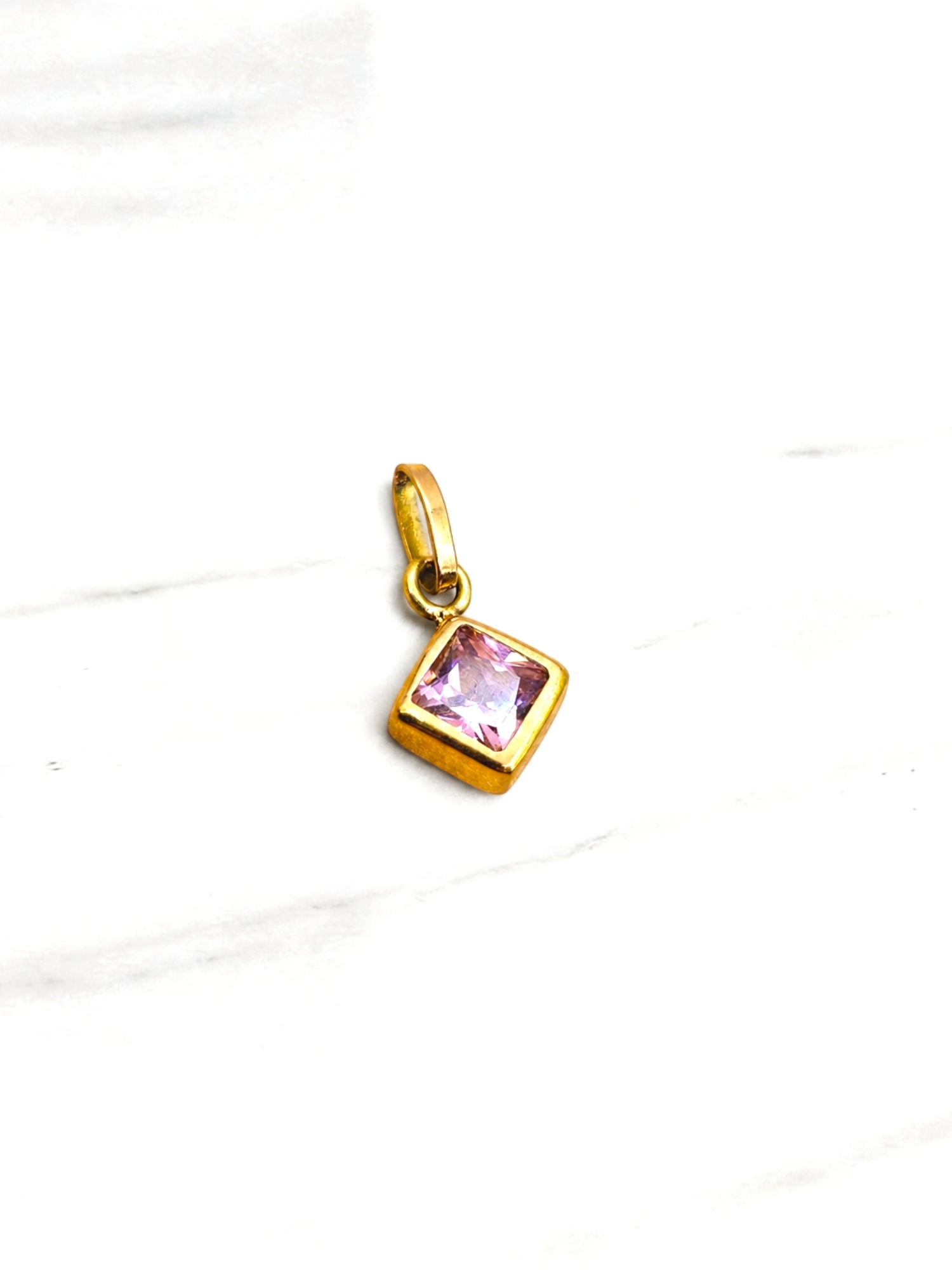 Colgante rombo Rosa de Francia Oro 18k 1