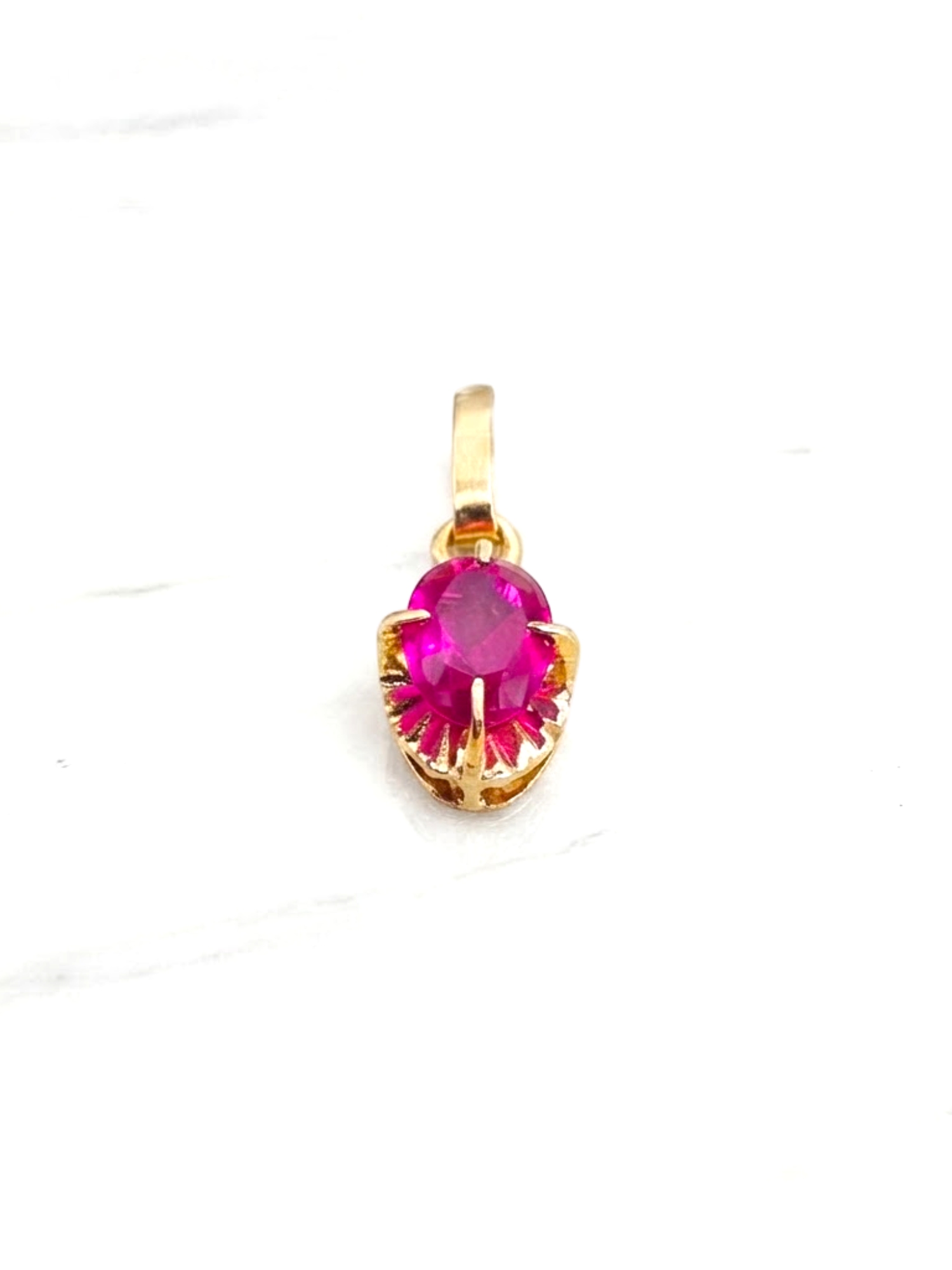 Colgante chaton ovalado Rubi 1.7 cm Oro 18k  1