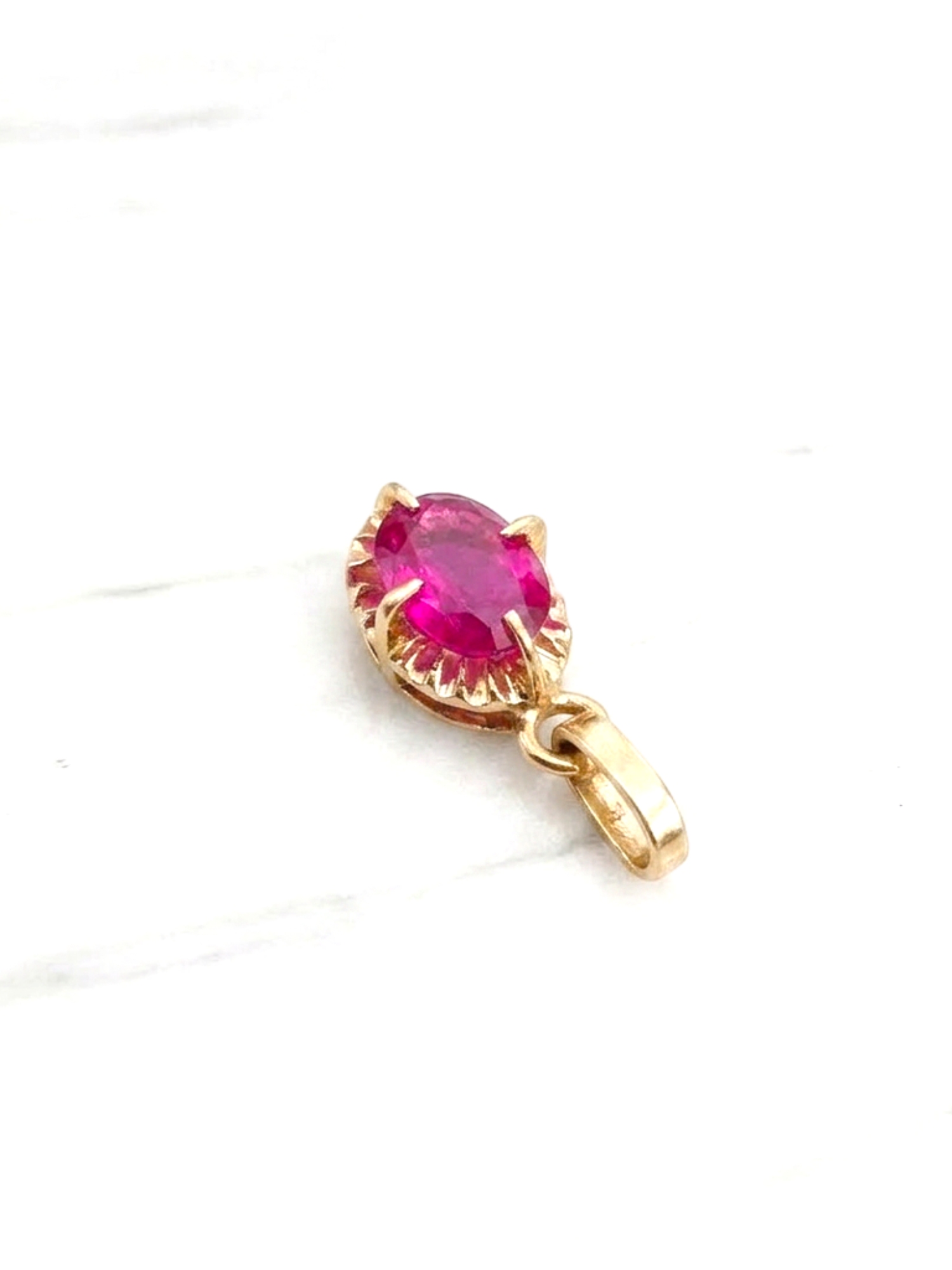 Colgante chaton ovalado Rubi 1.7 cm Oro 18k  4