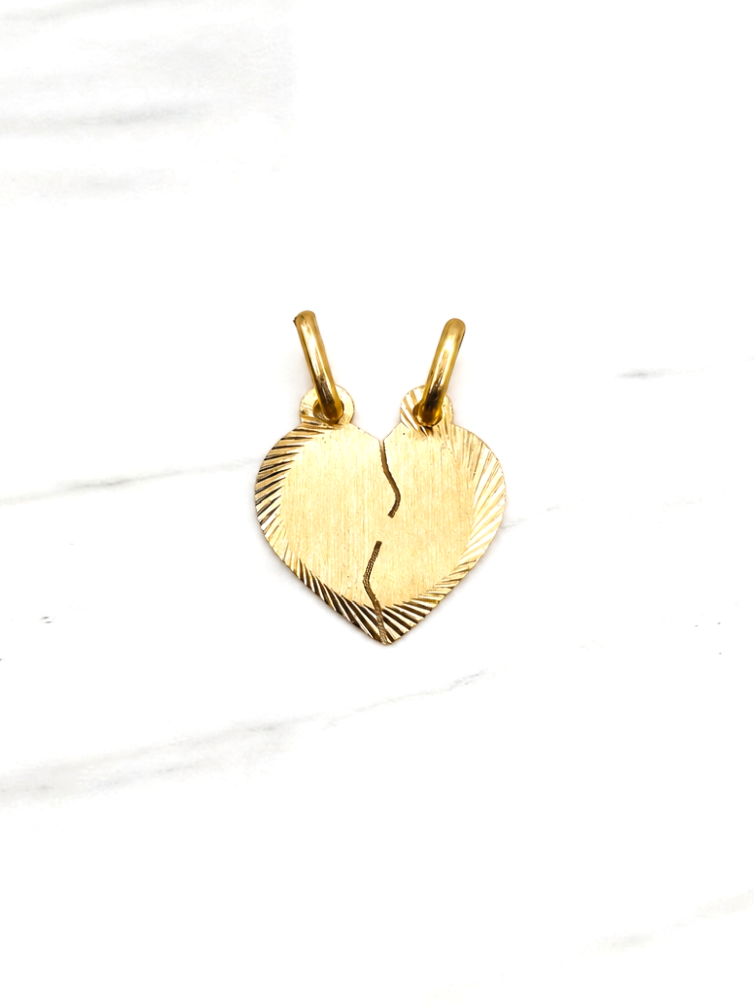 Colgante corazón partido mediano Oro 18k 4
