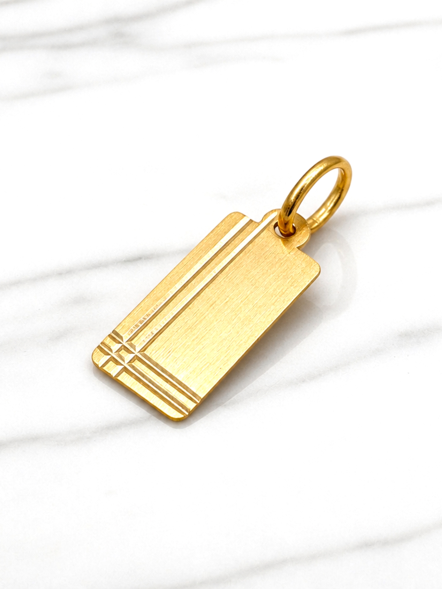 Colgante placa rectangular mediana Oro 18k 3