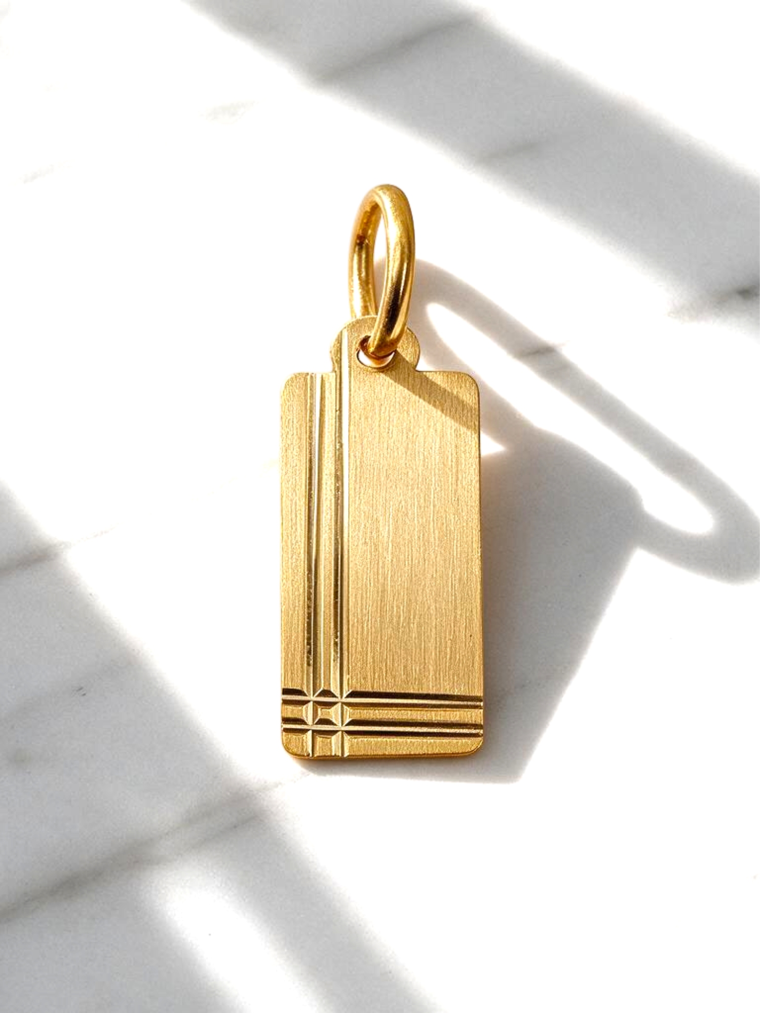 Colgante placa rectangular mediana Oro 18k 4