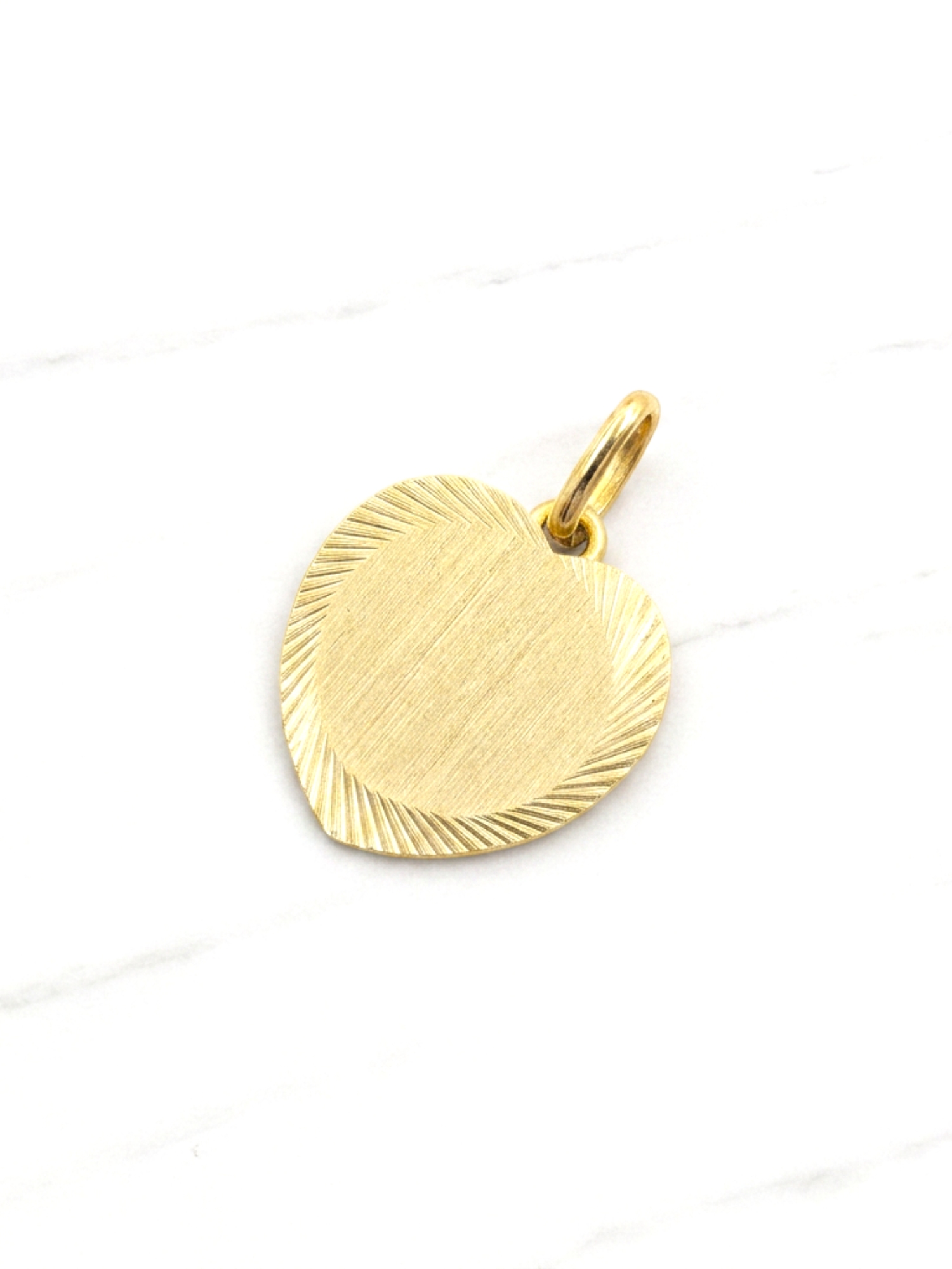 Colgante corazón satinado mediano Oro 18k 2
