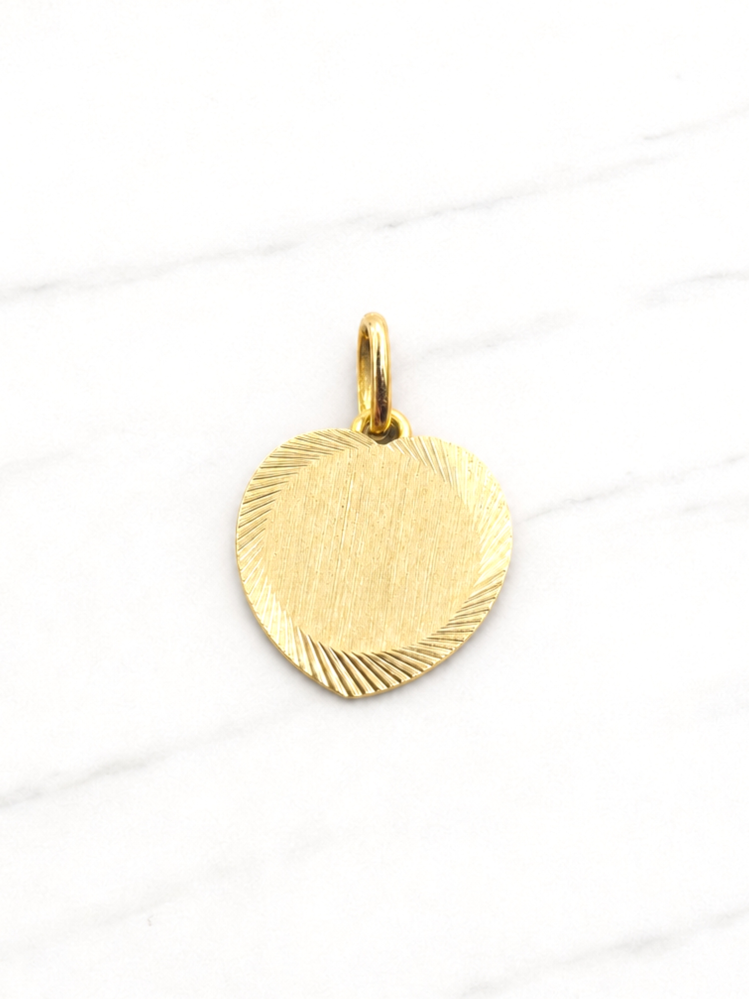 Colgante corazón satinado mediano Oro 18k 3