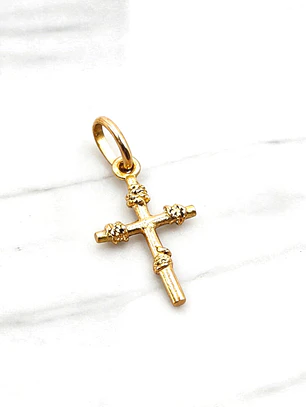 Colgante cruz con amarras Oro 18k