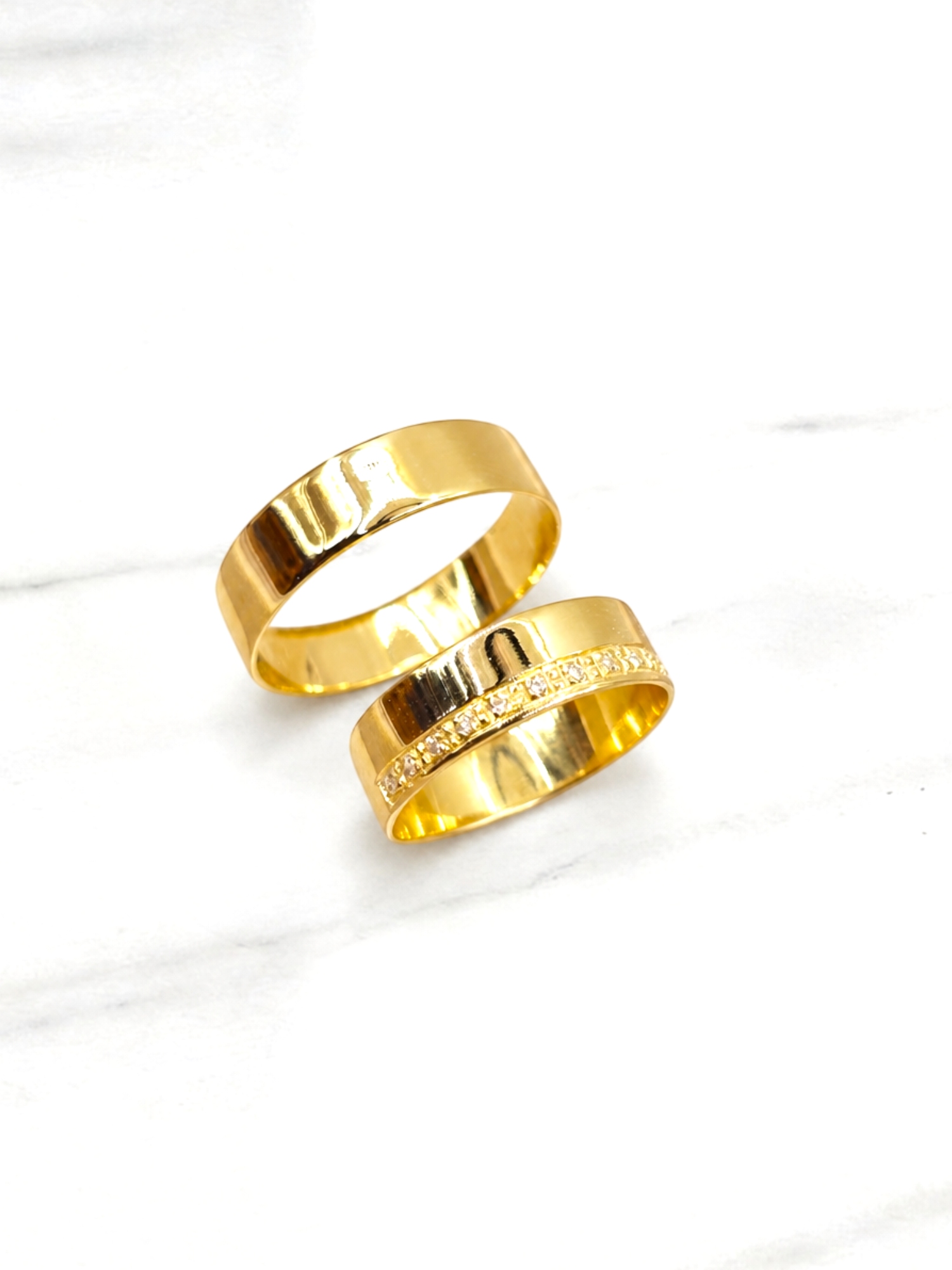 Argollas de matrimonio planas 5 mm y circones Oro 18k 3