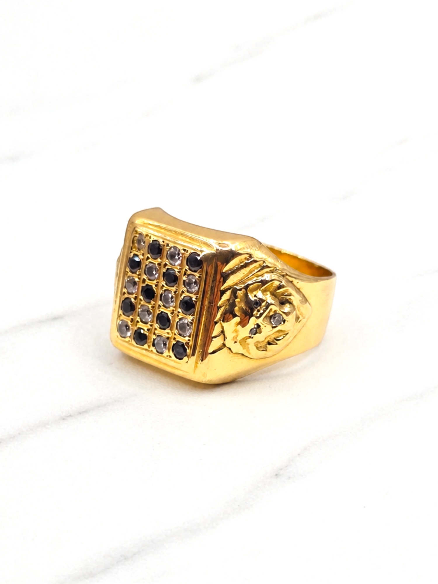 Anillo lyon circones y ónix Oro 18k 4