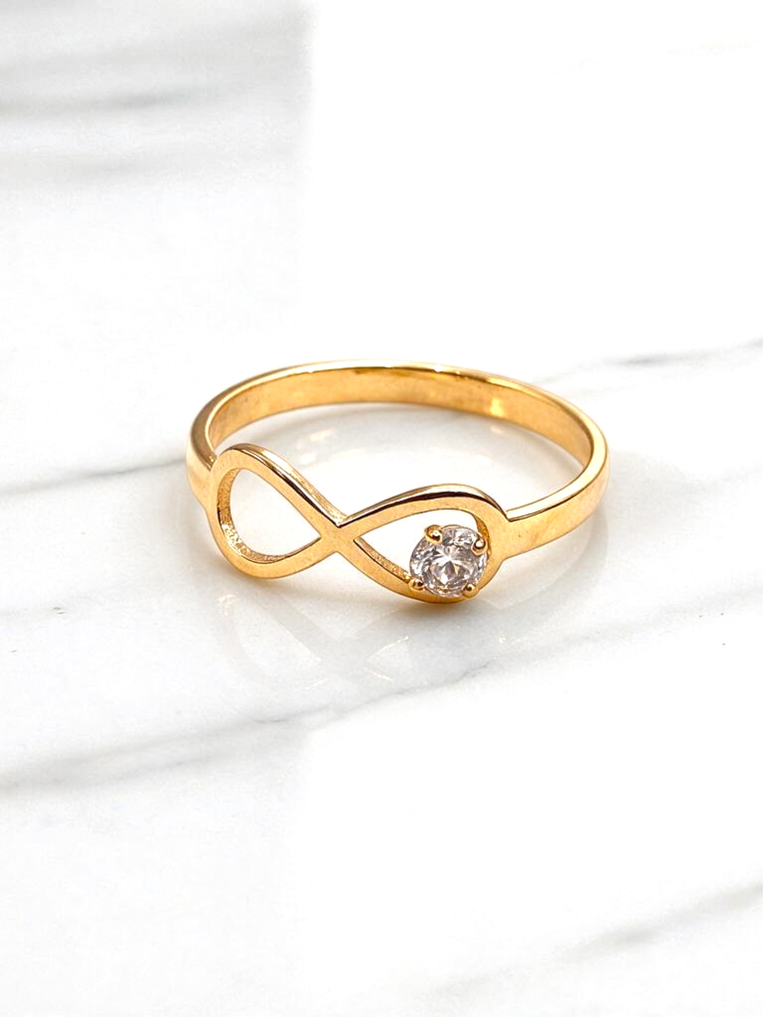 Anillo silueta infinito circón Oro 18k 5