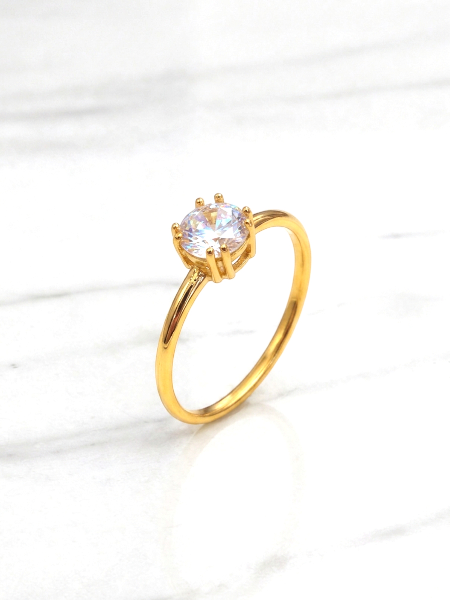 Anillo solitario 8 grifas circón Oro 18k 1