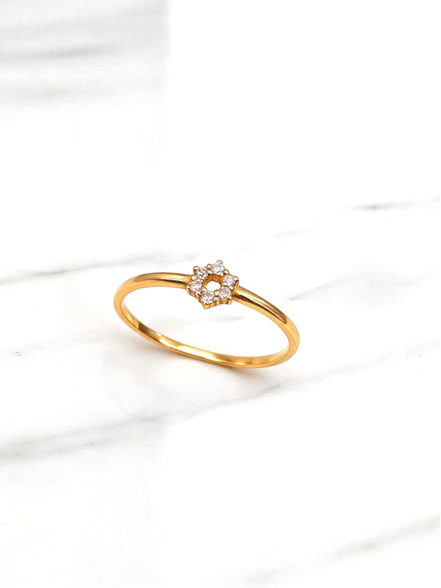Anillo estrella con circones Oro 18k 3