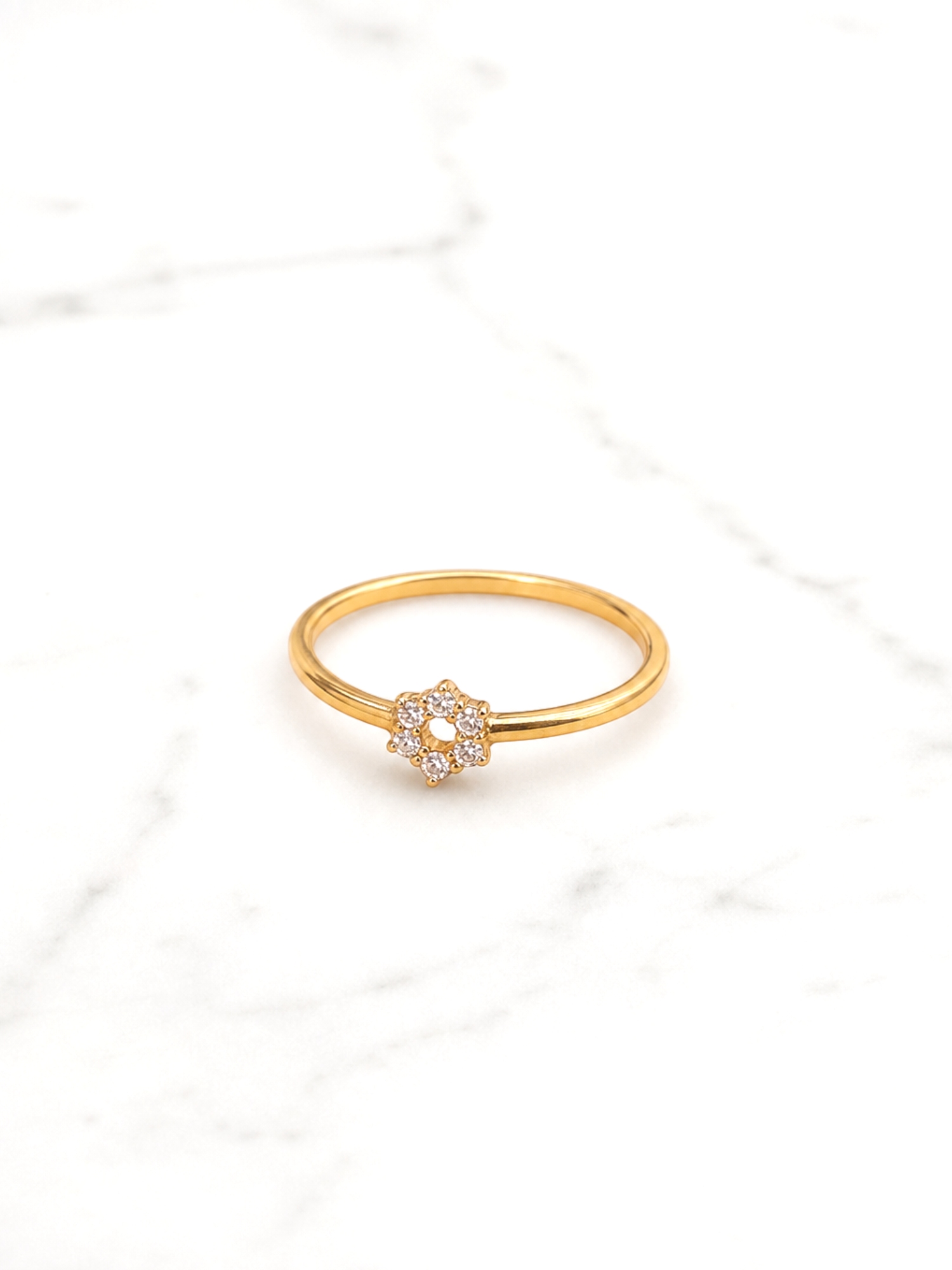 Anillo estrella con circones Oro 18k 1