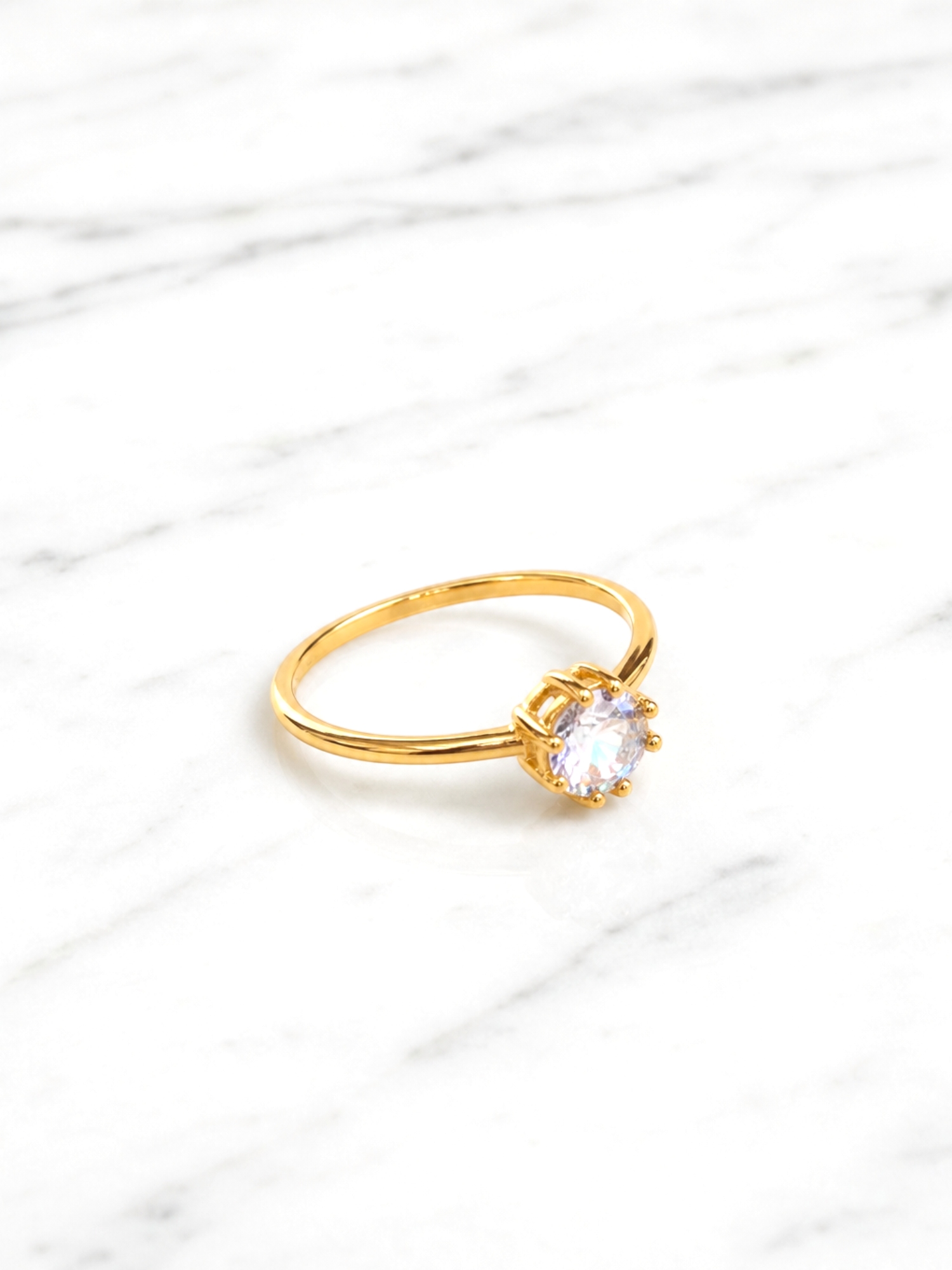 Anillo estrella con circones Oro 18k 6