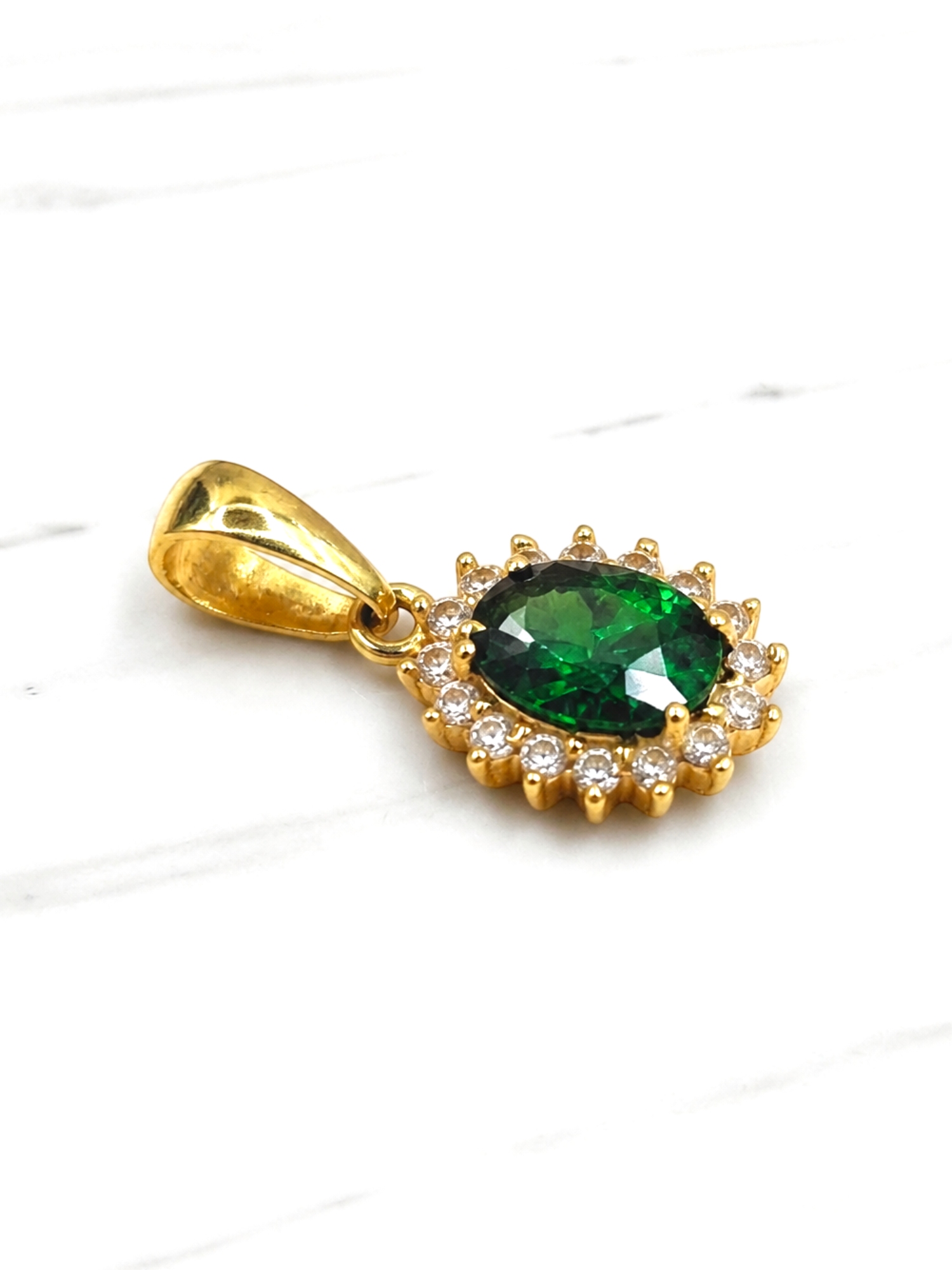Colgante lady Esmeralda 1.7 cm Oro 18k  3