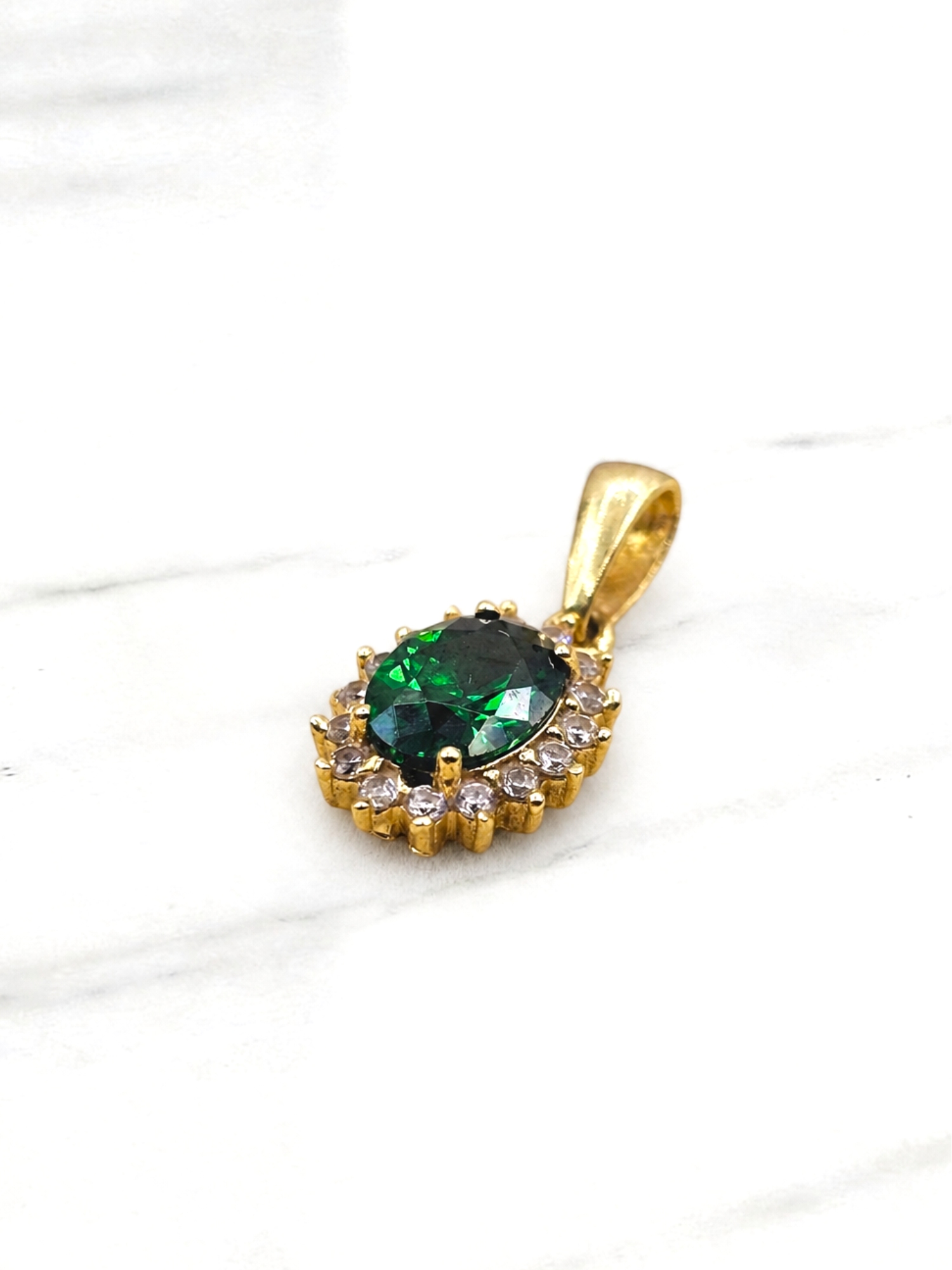 Colgante lady Esmeralda 1.7 cm Oro 18k  4