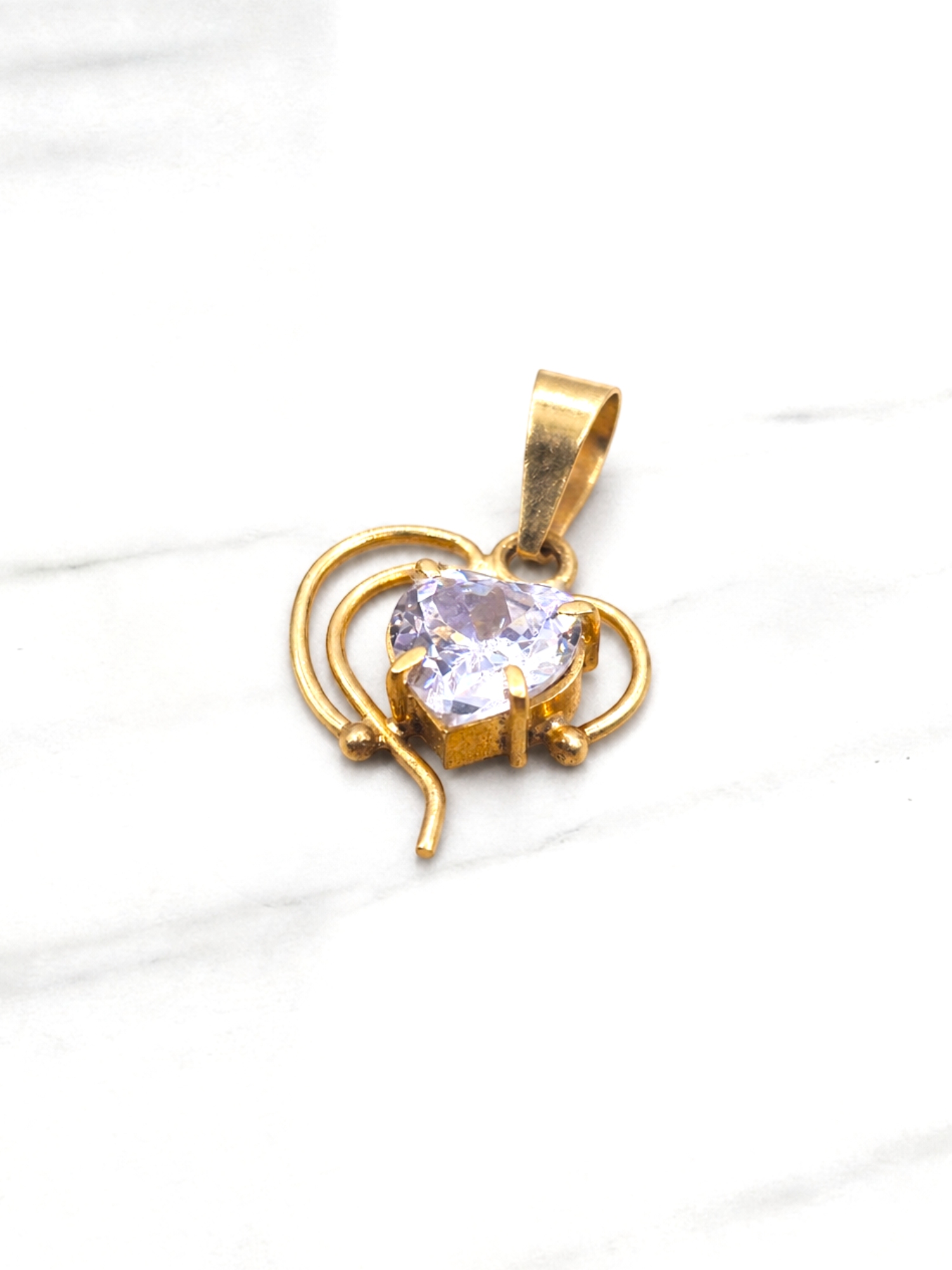 Colgante siluetas corazón Circón Oro 18k  3