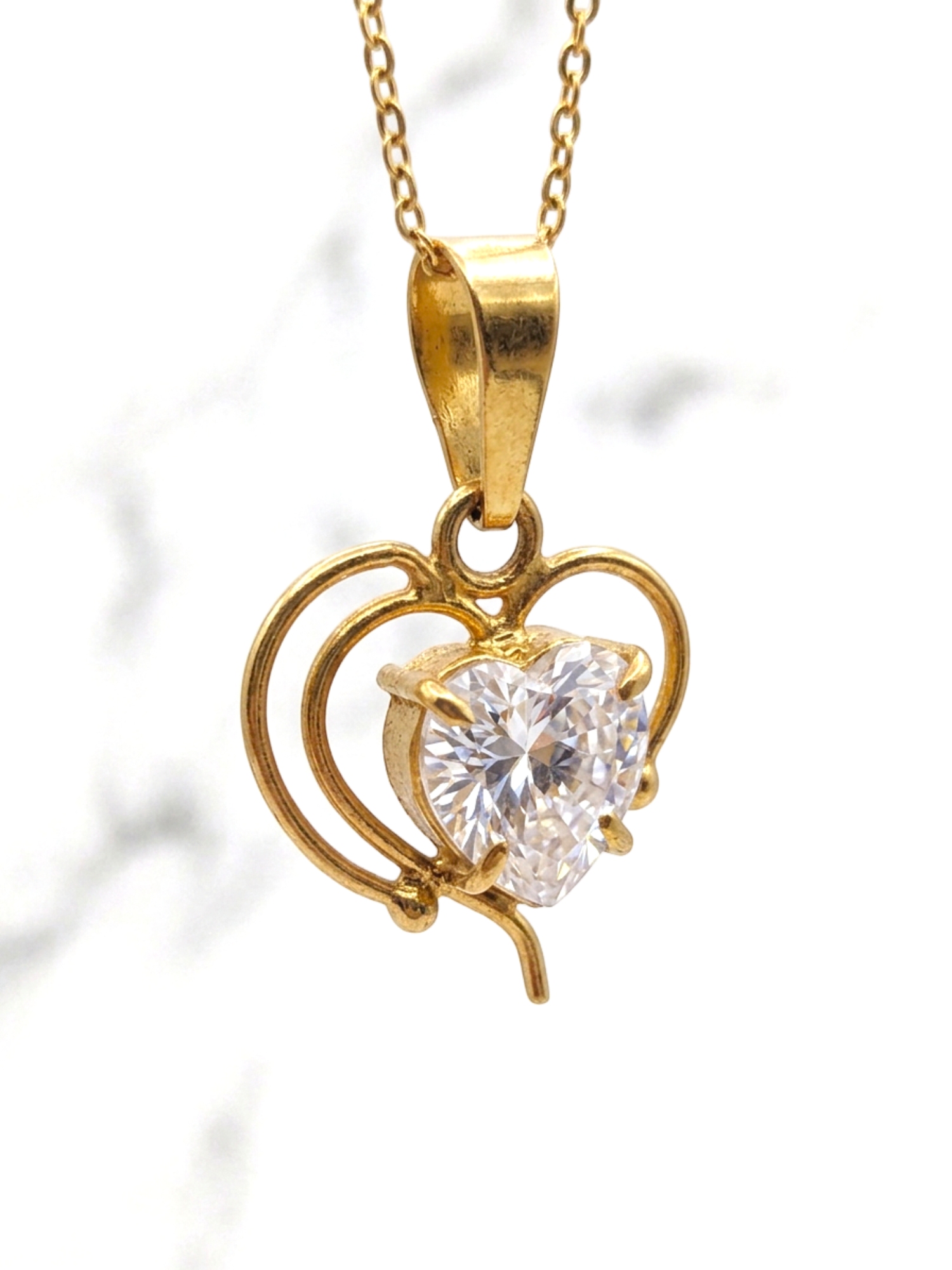 Colgante siluetas corazón Circón Oro 18k  4