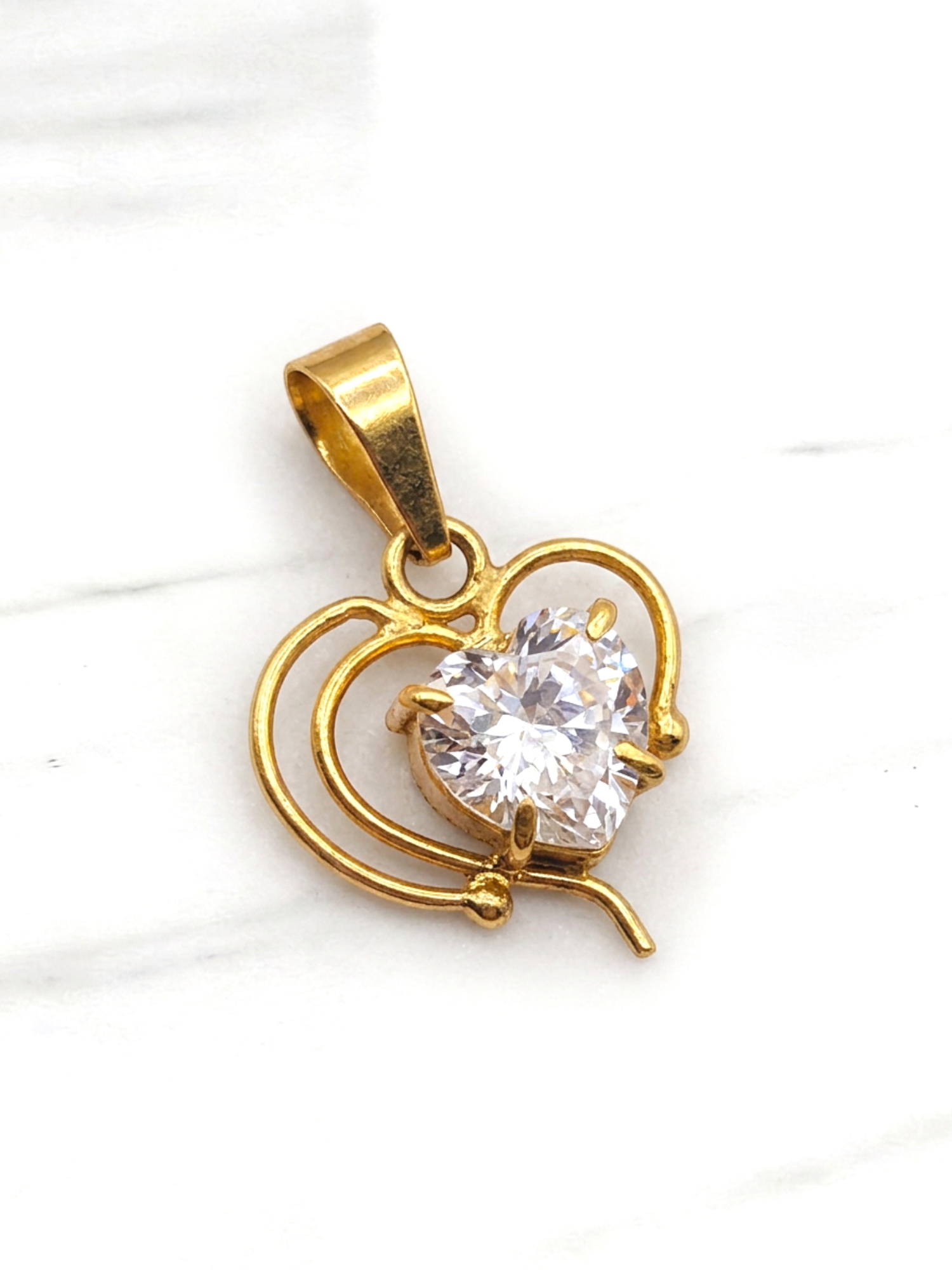 Colgante siluetas corazón Circón Oro 18k  5