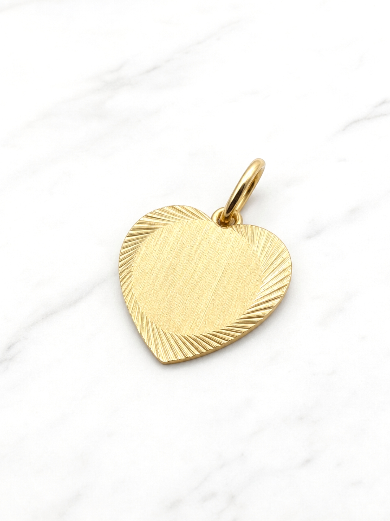 Colgante corazón tallado Oro 18k 3
