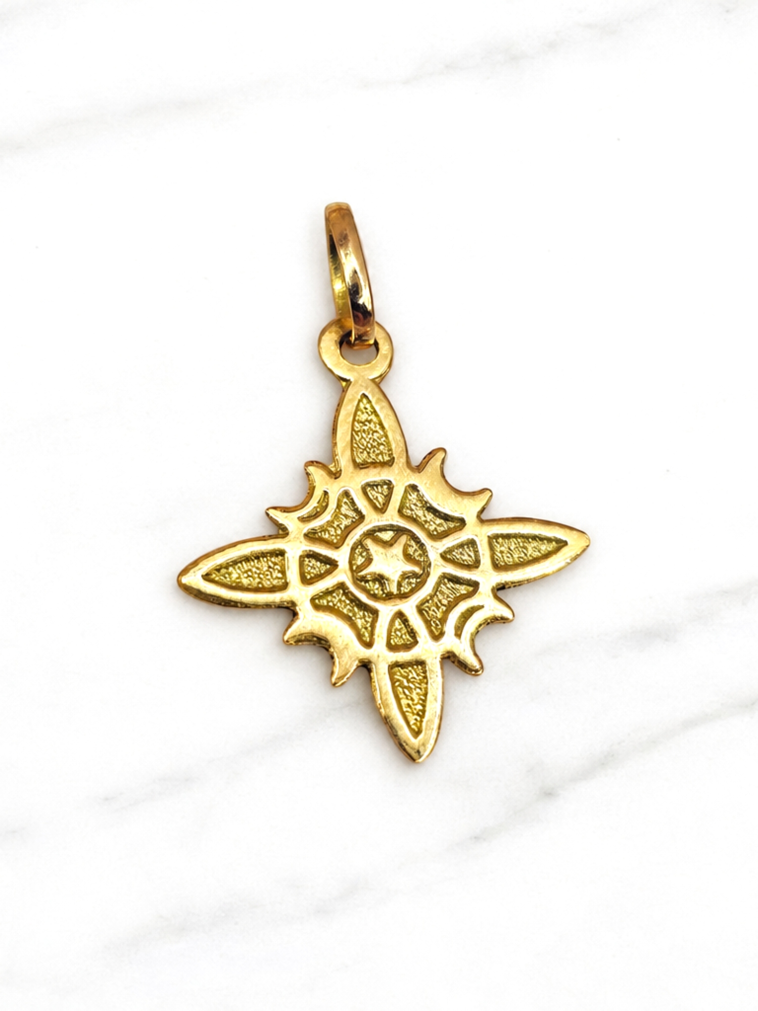 Colgante nudo de bruja Oro 18k 5