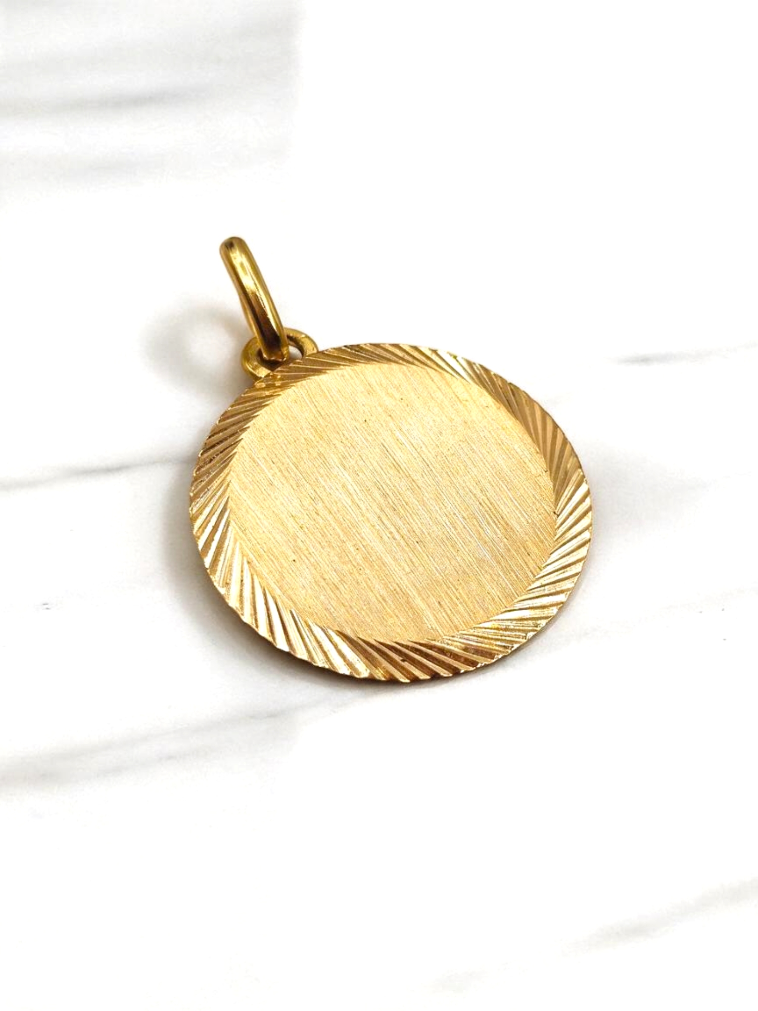 Colgante disco satinado mediano Oro 18k 1