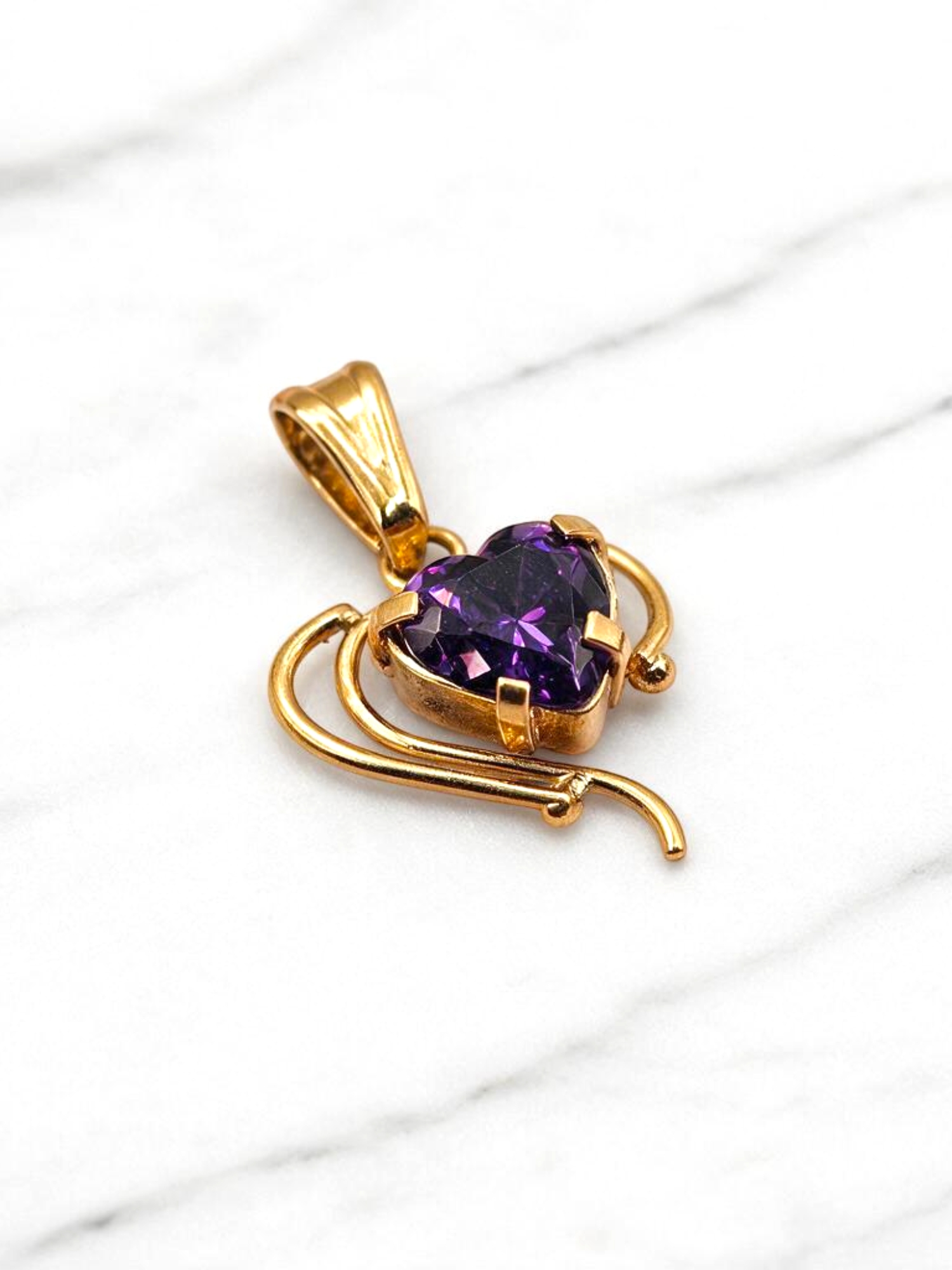 Colgante corazón amatista mediano Oro 18k 4