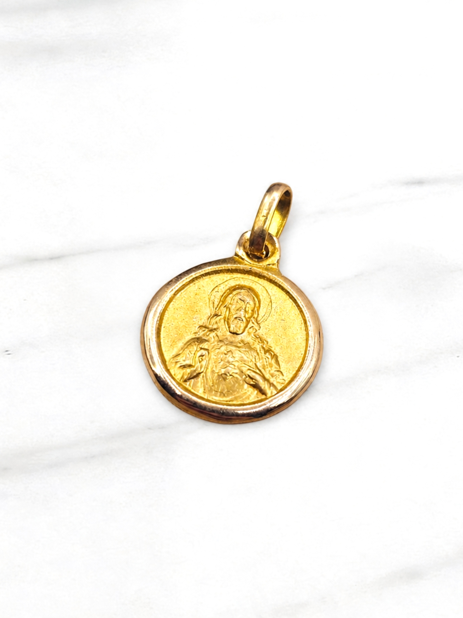 Colgante Sagrado corazón Oro 18k  3