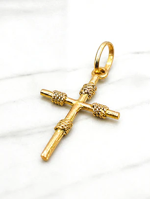 Colgante cruz nudos grande Oro 18k