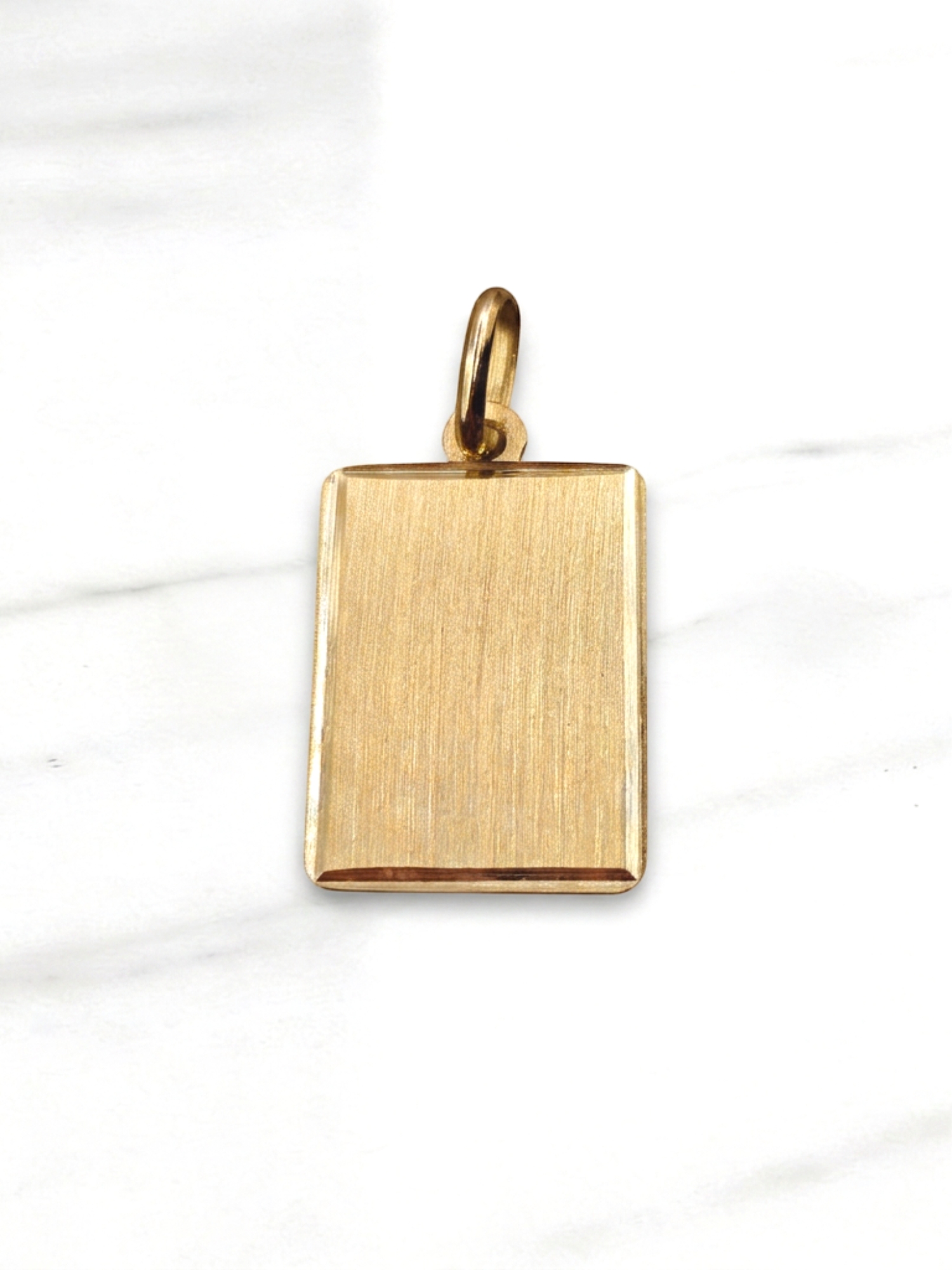 Colgante placa tallada bordes Oro 18k 3