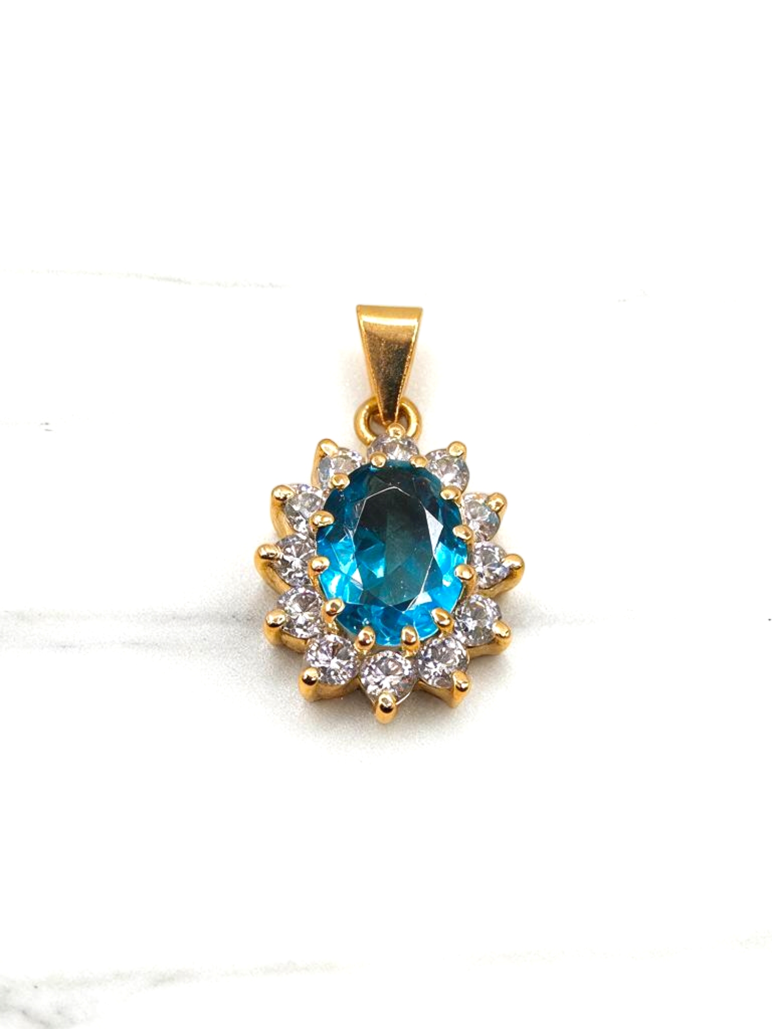 Colgante reina Agua Marina 2.2 cm Oro 18k  3